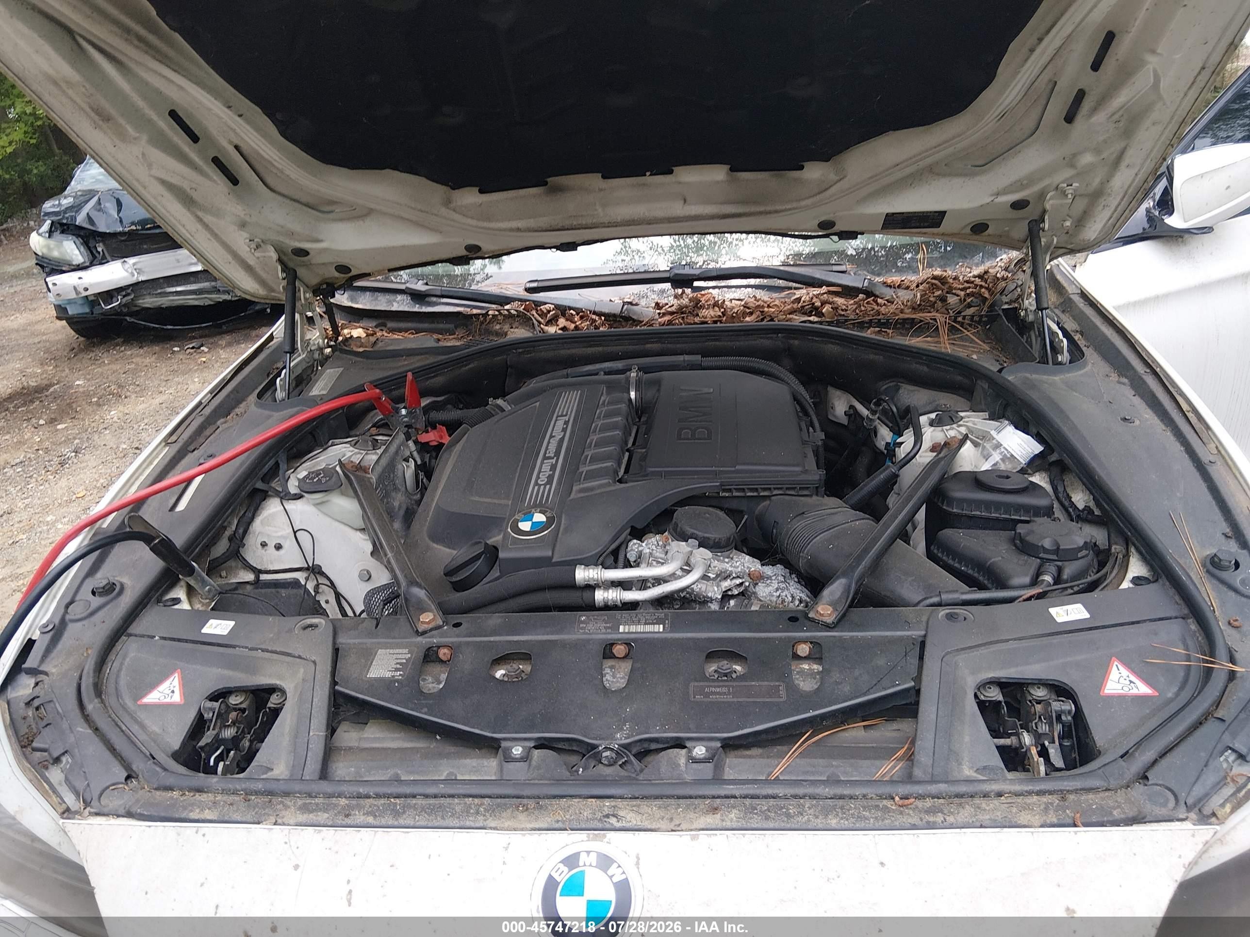 2011 Bmw 535i Xdrive Белый vin: WBAFU7C50BC779431