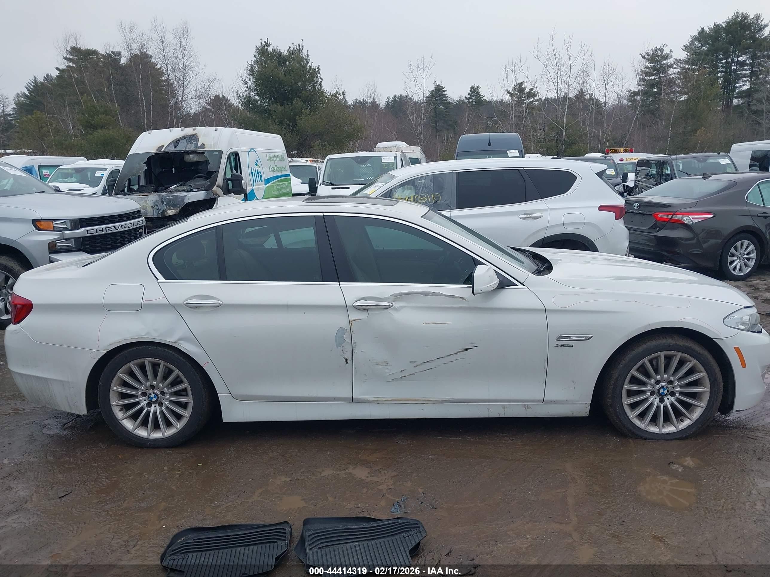 2012 Bmw 535i Xdrive White vin: WBAFU7C50CDU56900