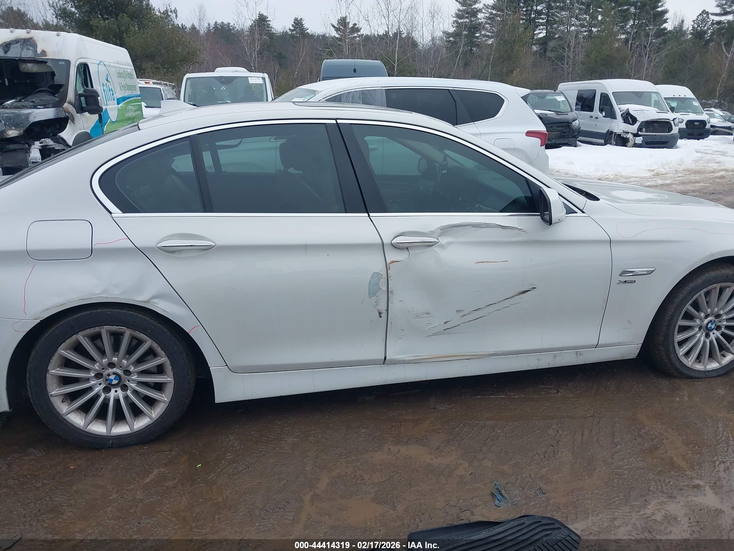 2012 Bmw 535i Xdrive White vin: WBAFU7C50CDU56900