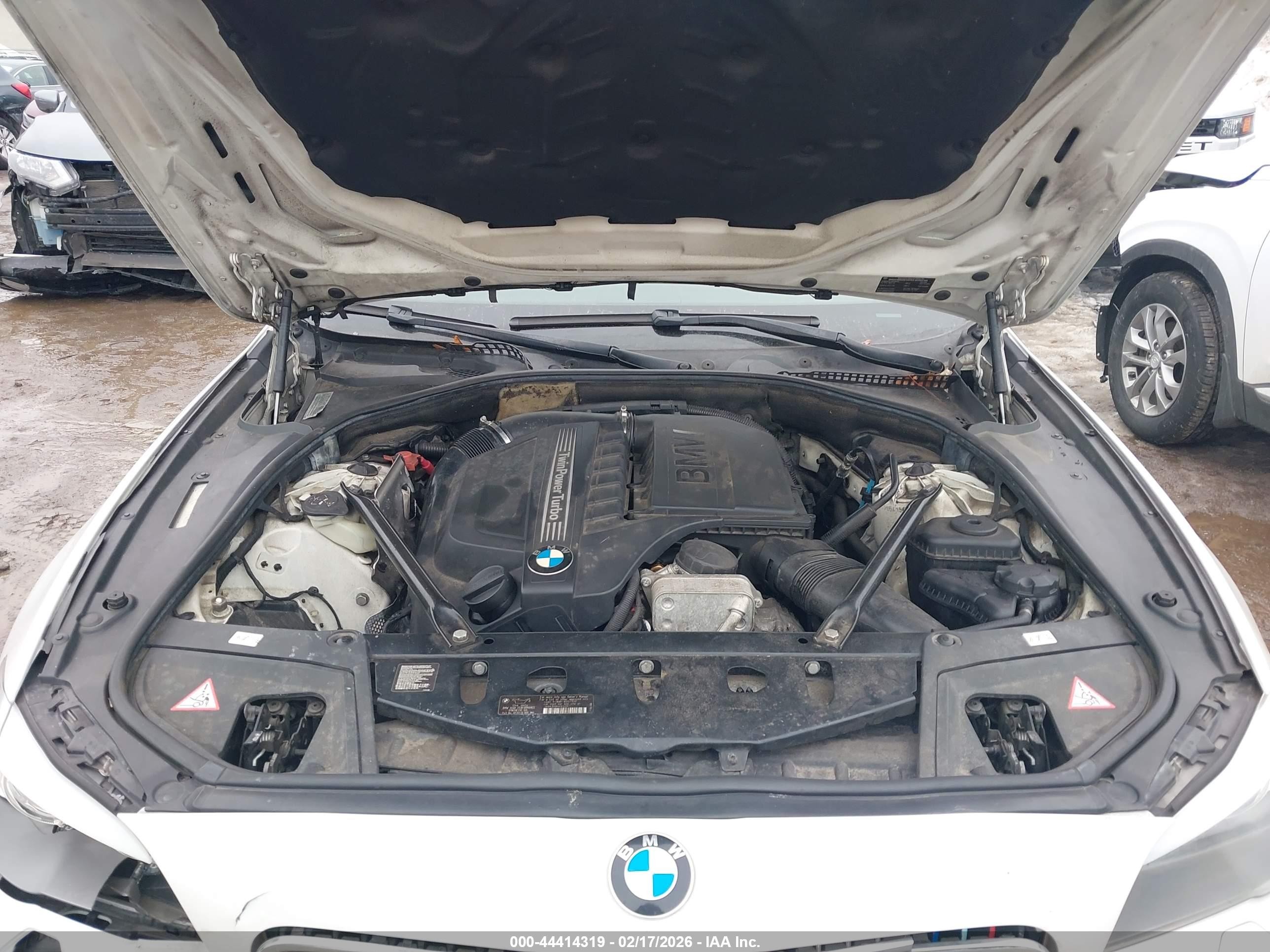 2012 Bmw 535i Xdrive White vin: WBAFU7C50CDU56900