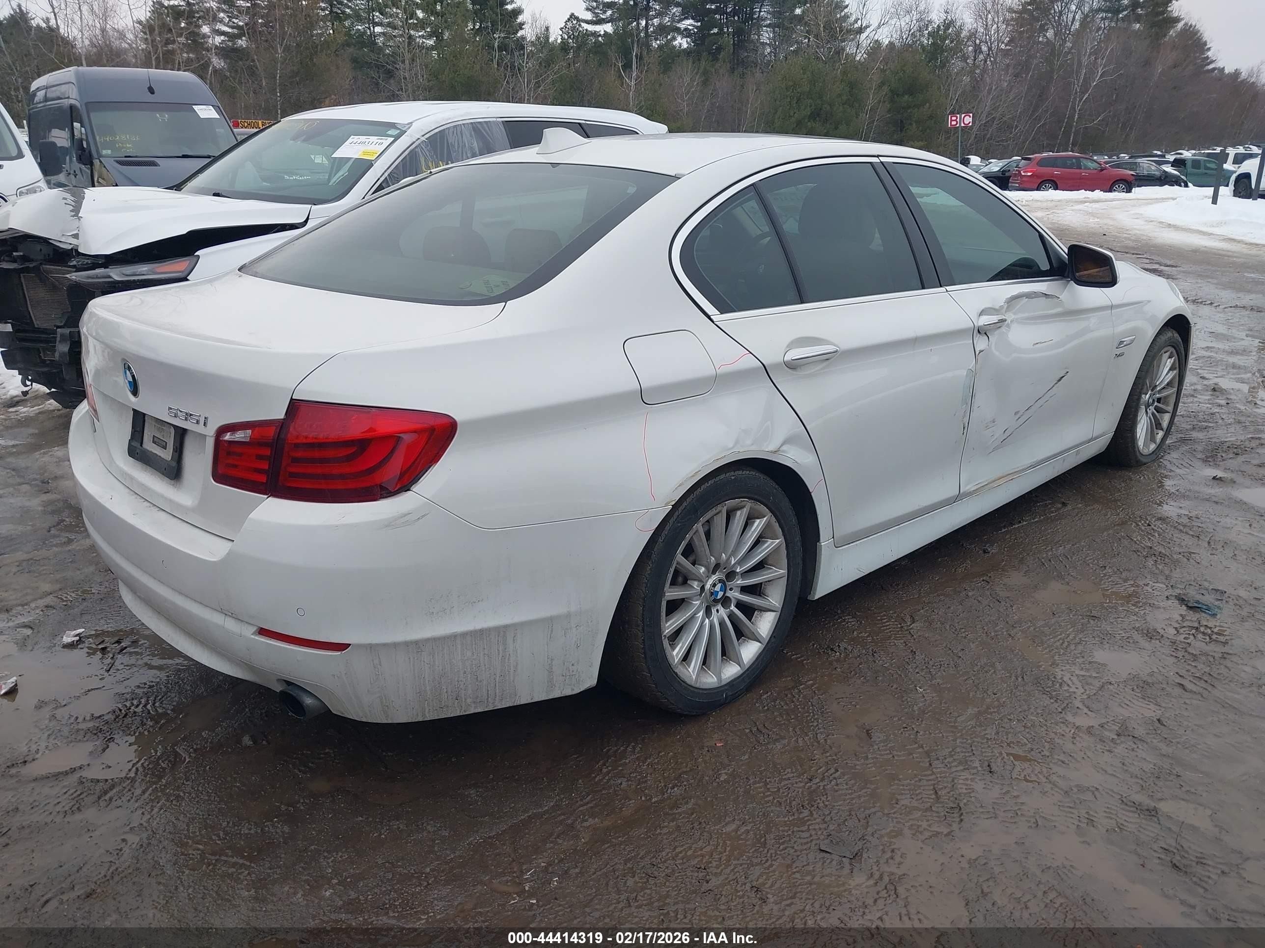 2012 Bmw 535i Xdrive White vin: WBAFU7C50CDU56900