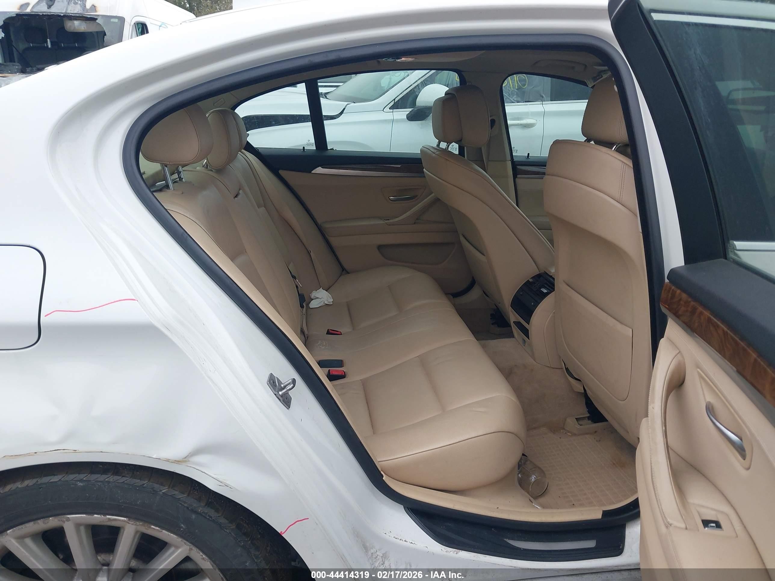 2012 Bmw 535i Xdrive White vin: WBAFU7C50CDU56900