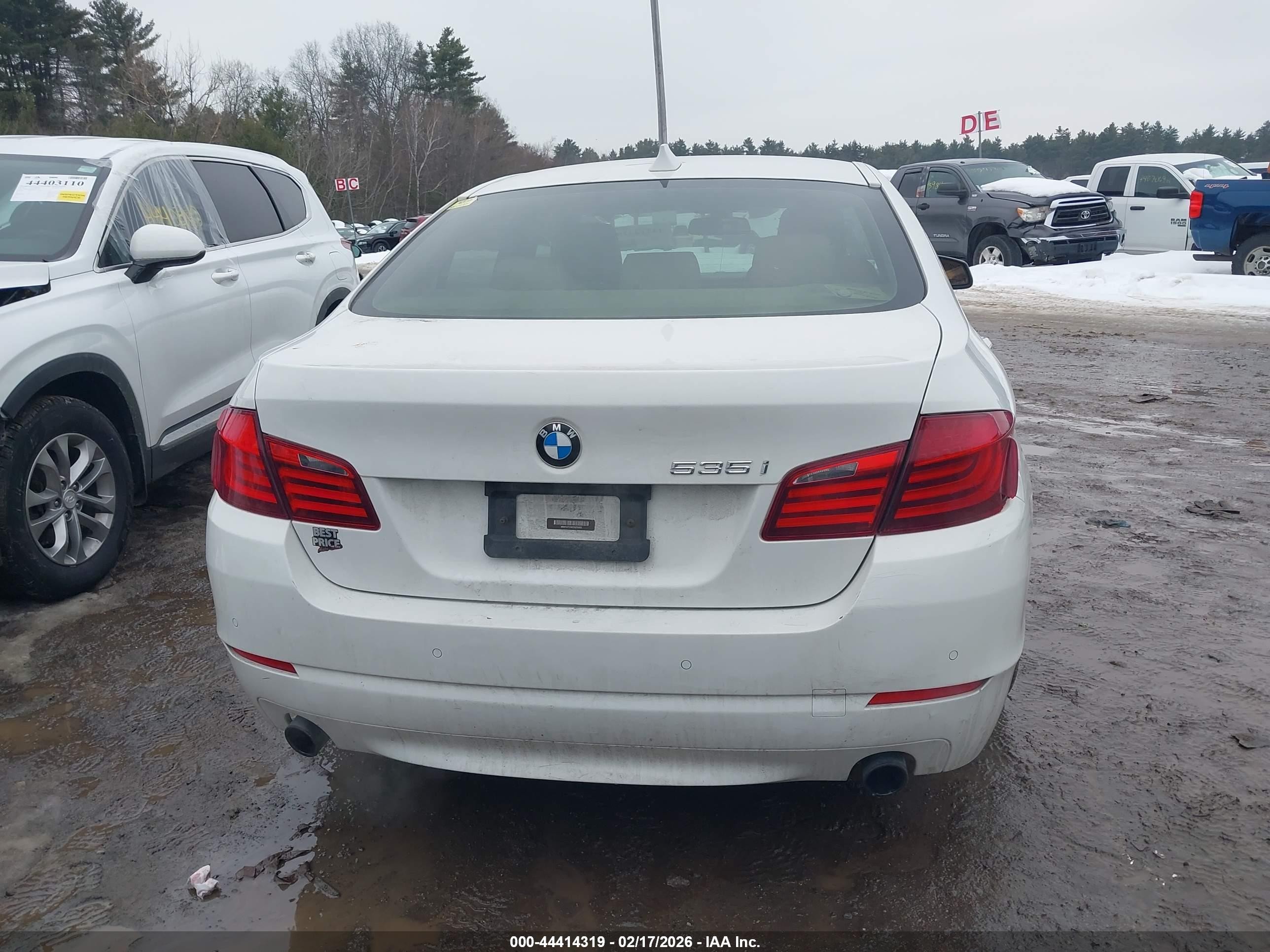 2012 Bmw 535i Xdrive White vin: WBAFU7C50CDU56900
