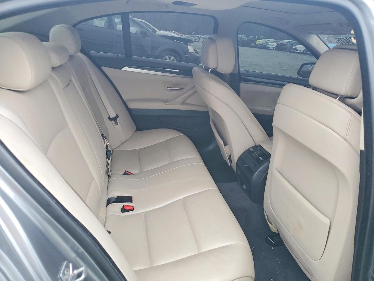 2012 Bmw 535 Xi Silver vin: WBAFU7C50CDU59649