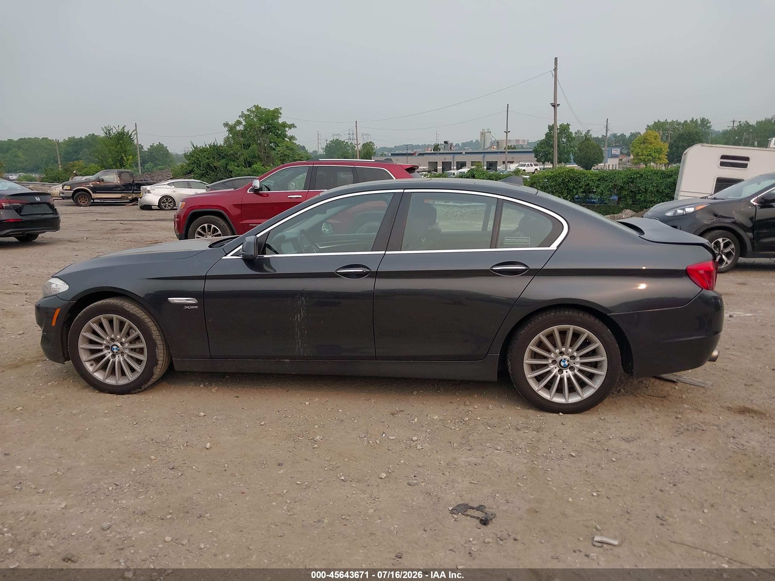 2012 Bmw 535i Xdrive Серый vin: WBAFU7C50CDU65287