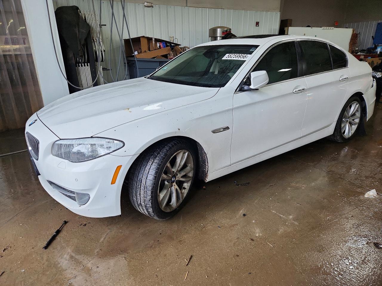 2013 Bmw 535 Xi White vin: WBAFU7C50DDU74234