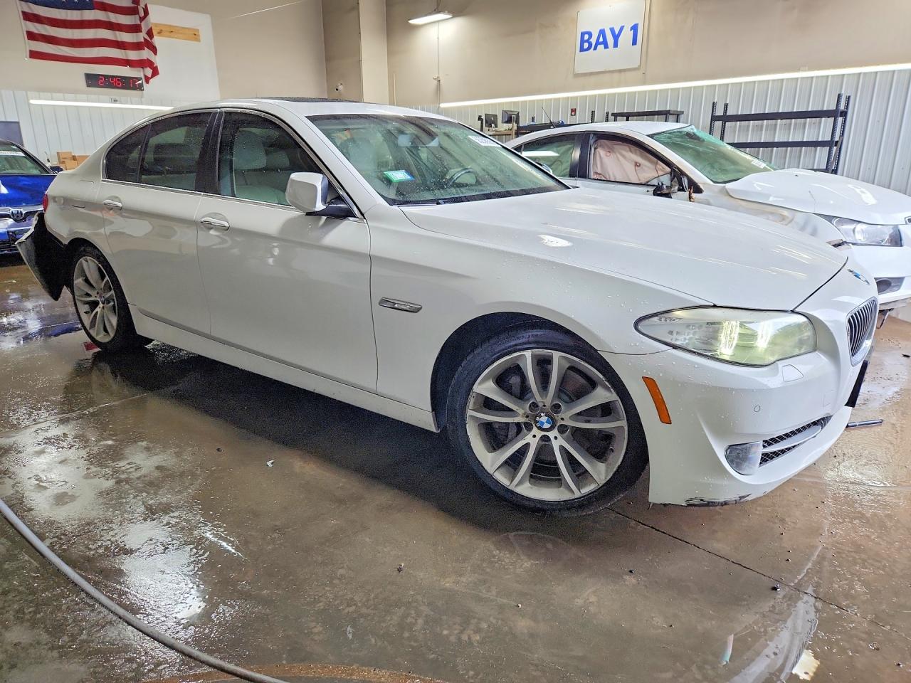 2013 Bmw 535 Xi White vin: WBAFU7C50DDU74234