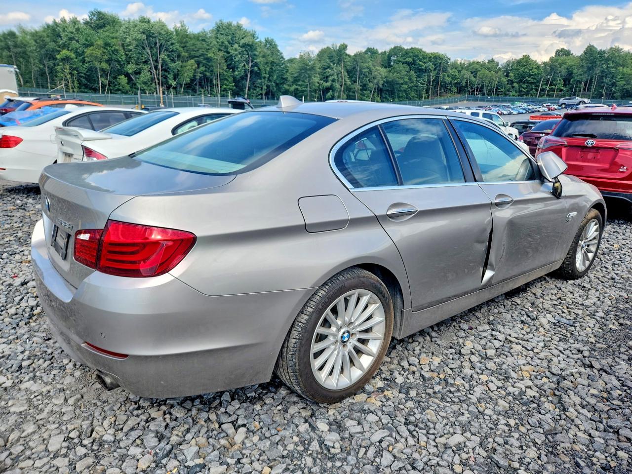 2011 Bmw 535 Xi Gold vin: WBAFU7C51BC778501