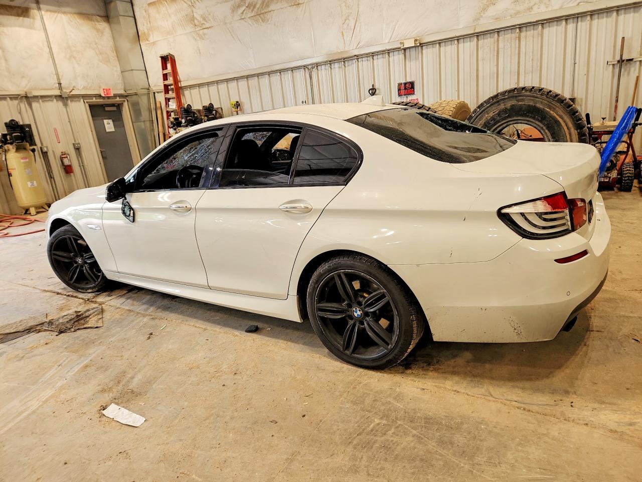 2012 Bmw 535 Xi White vin: WBAFU7C52CDU65680