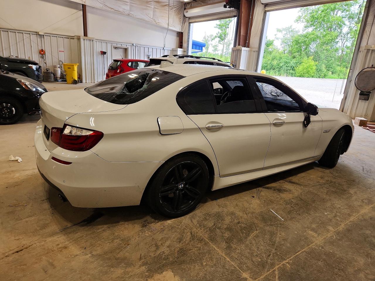 2012 Bmw 535 Xi White vin: WBAFU7C52CDU65680