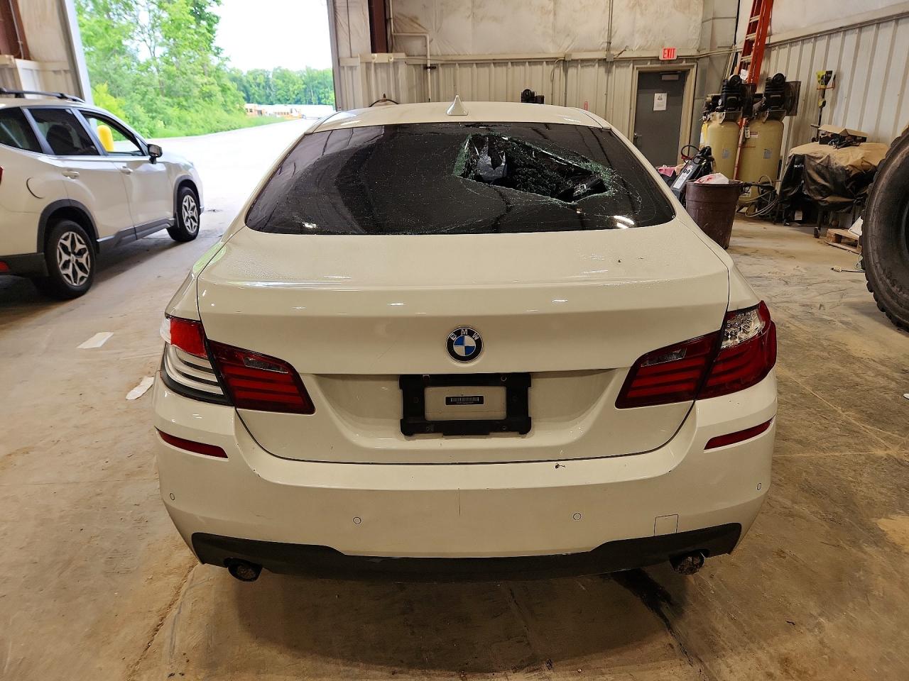 2012 Bmw 535 Xi White vin: WBAFU7C52CDU65680