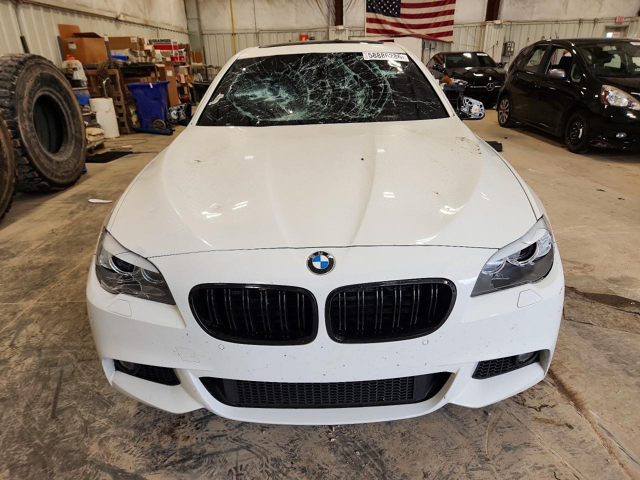 2012 Bmw 535 Xi White vin: WBAFU7C52CDU65680