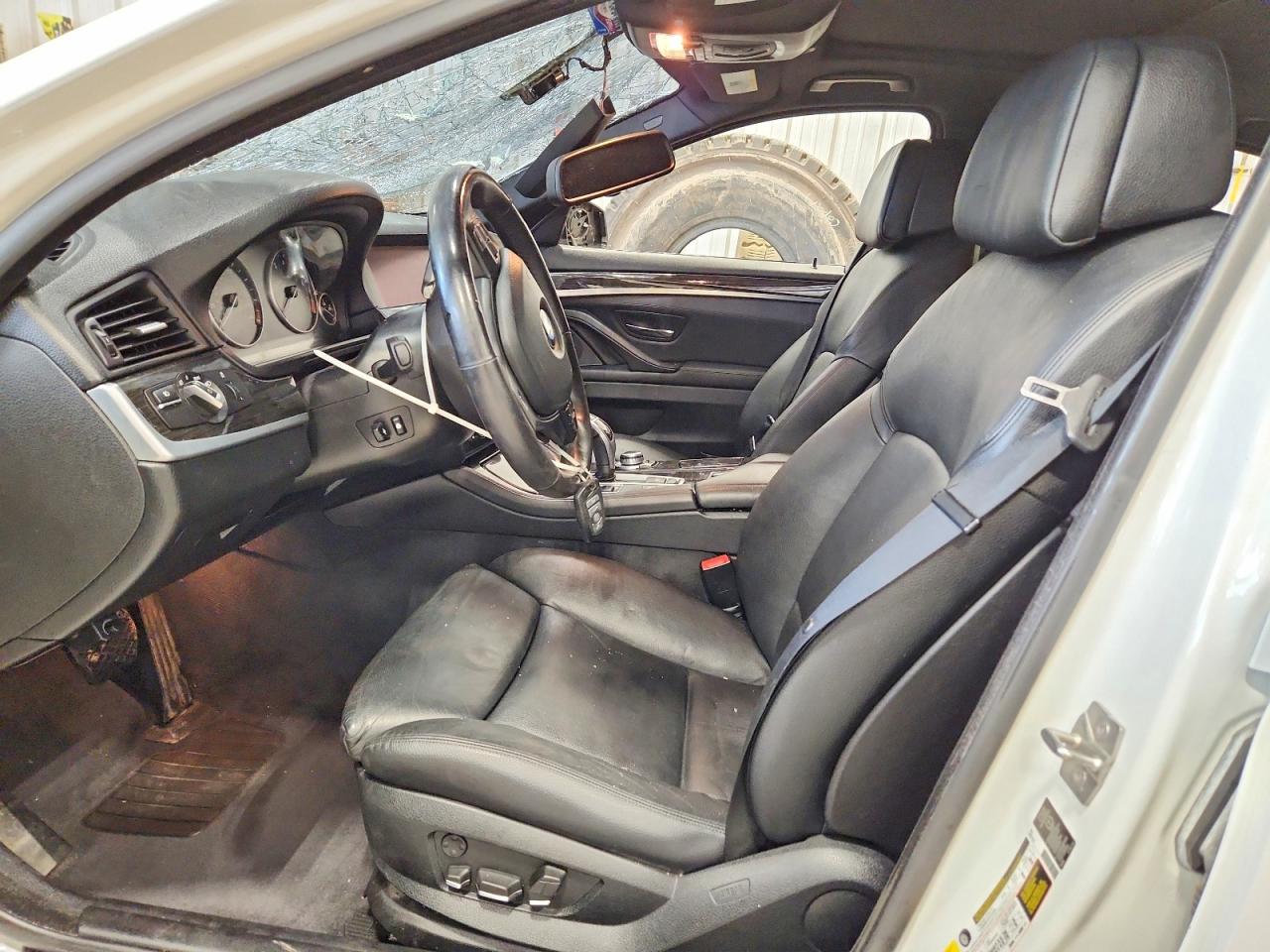 2012 Bmw 535 Xi White vin: WBAFU7C52CDU65680