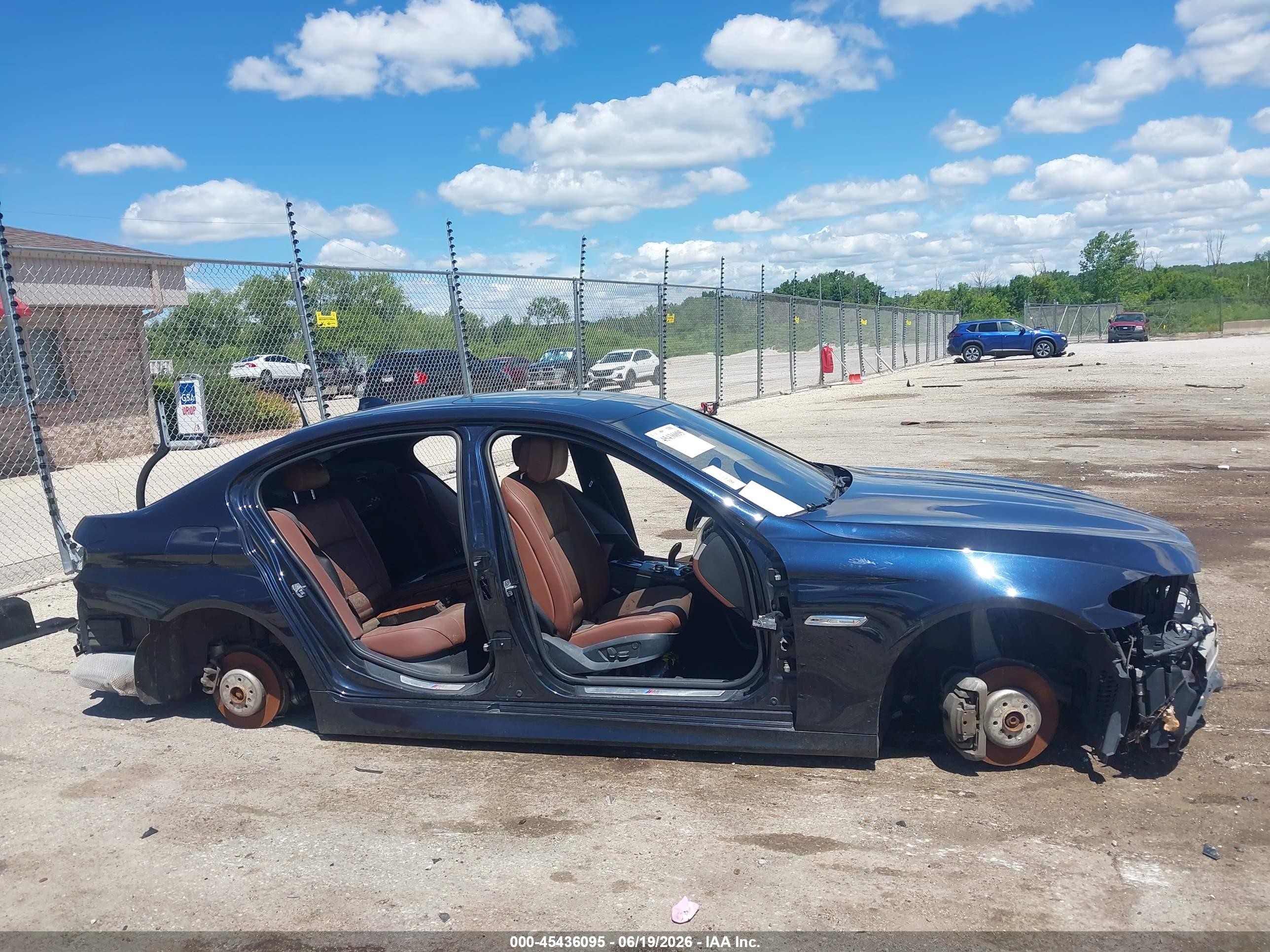 2013 Bmw 535i Xdrive Черный vin: WBAFU7C52DDU72999