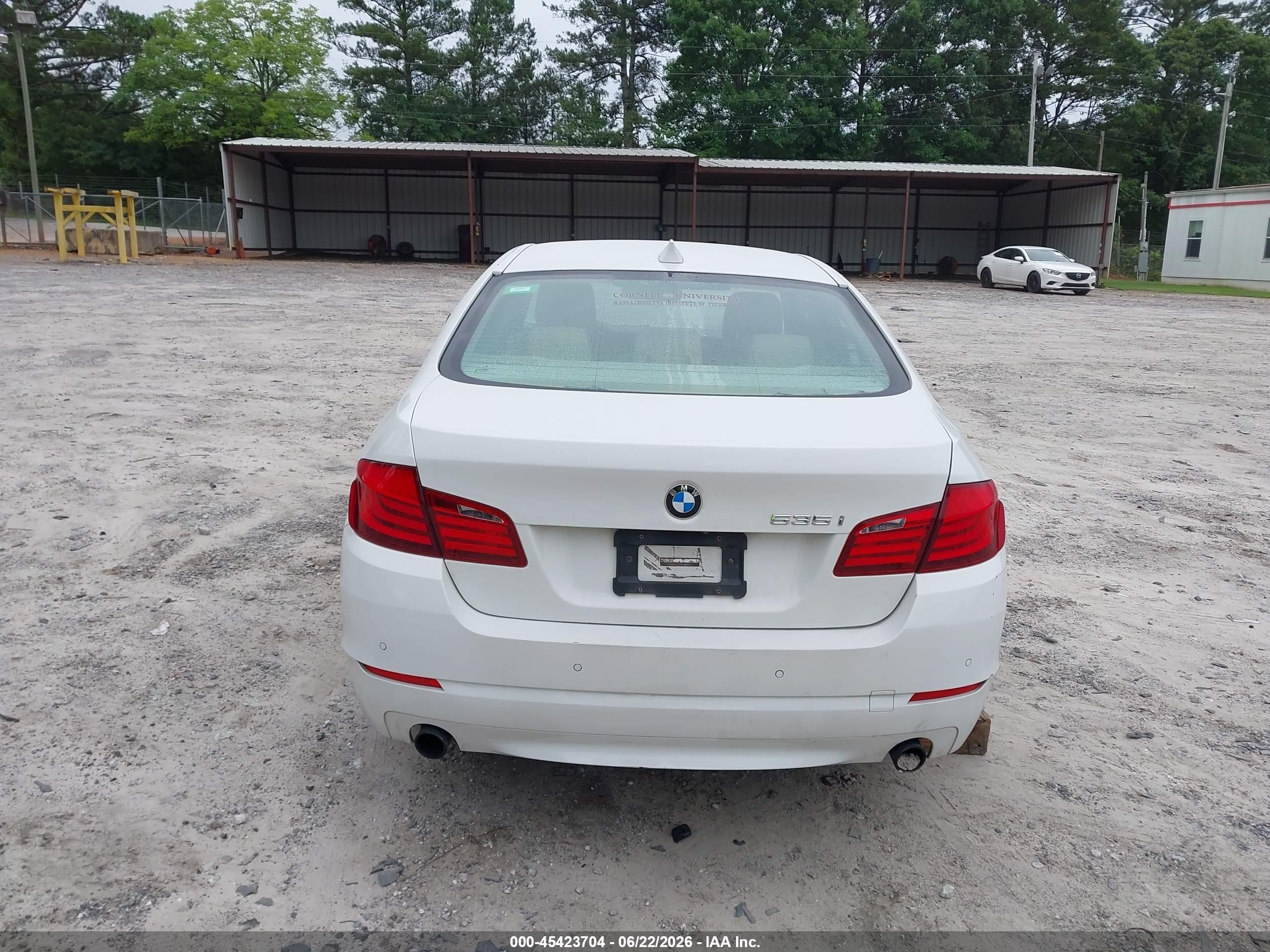 2011 Bmw 535i Xdrive White vin: WBAFU7C53BC869592