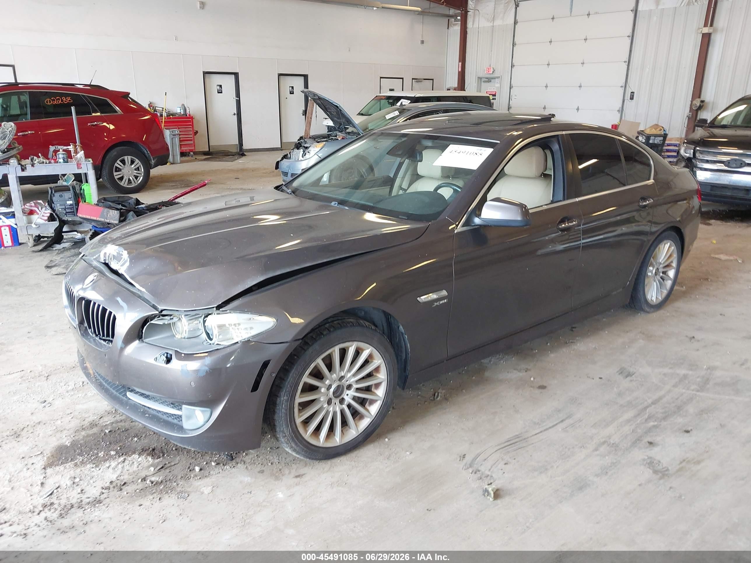 2011 Bmw 535i Xdrive Коричневый vin: WBAFU7C53BC876784