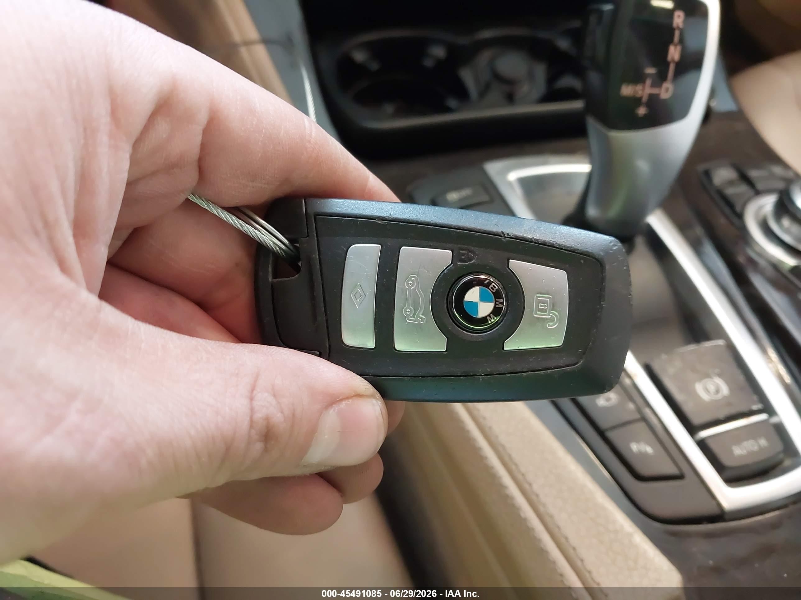 2011 Bmw 535i Xdrive Коричневый vin: WBAFU7C53BC876784