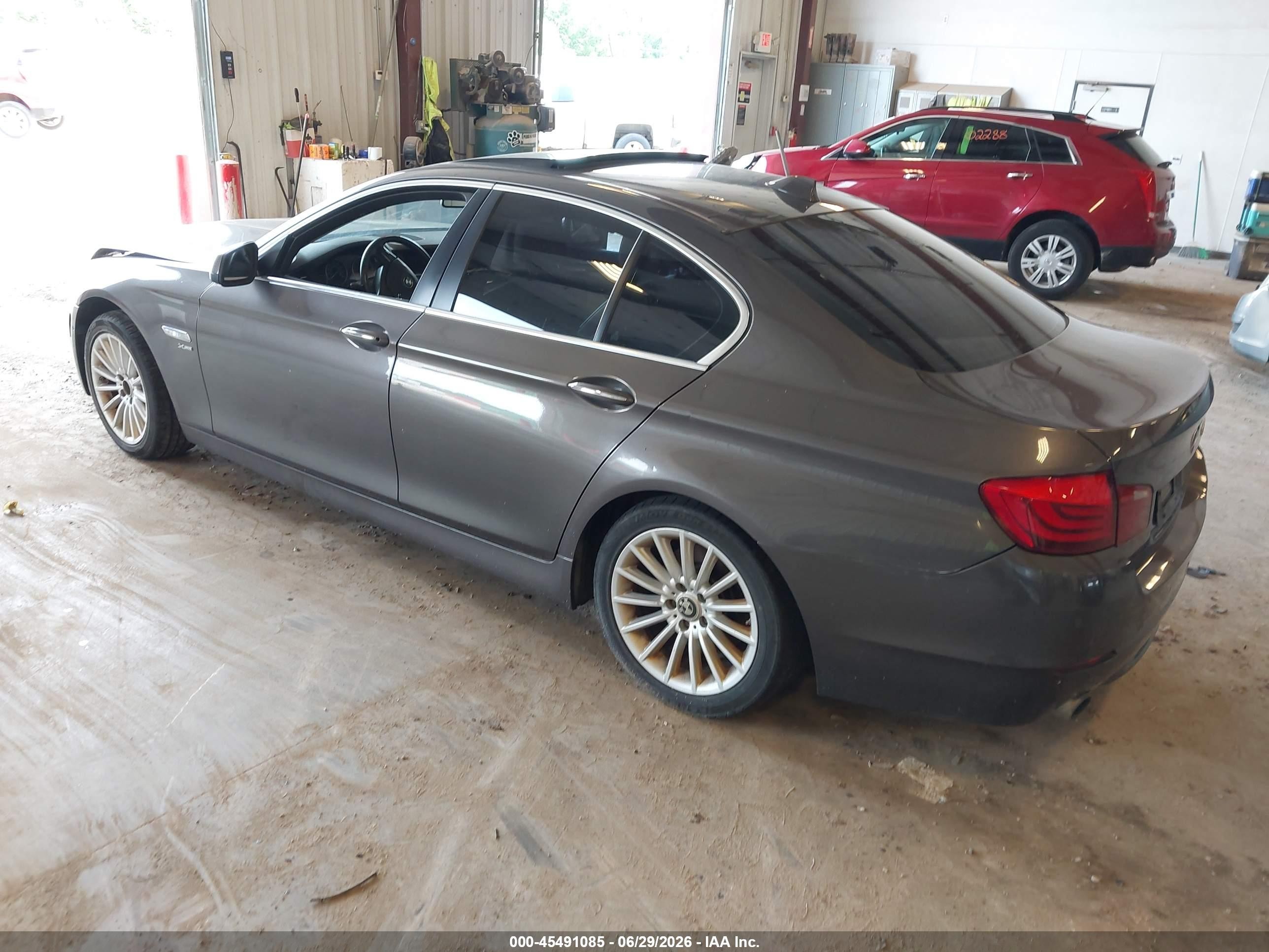 2011 Bmw 535i Xdrive Коричневый vin: WBAFU7C53BC876784
