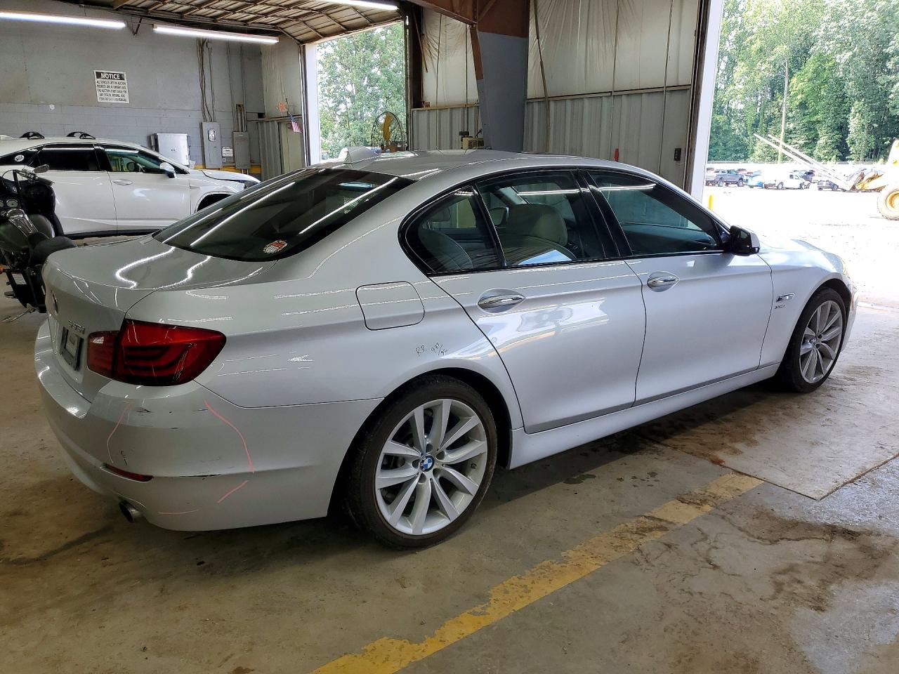 2011 Bmw 535 Xi Серебряный vin: WBAFU7C53BC877904