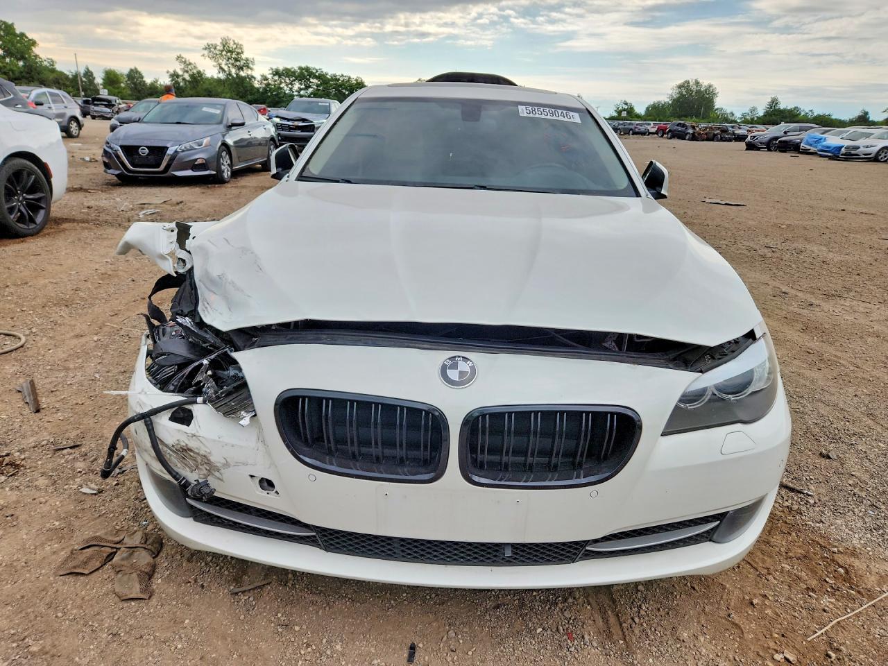 2013 Bmw 535 Xi White vin: WBAFU7C53DDU71621