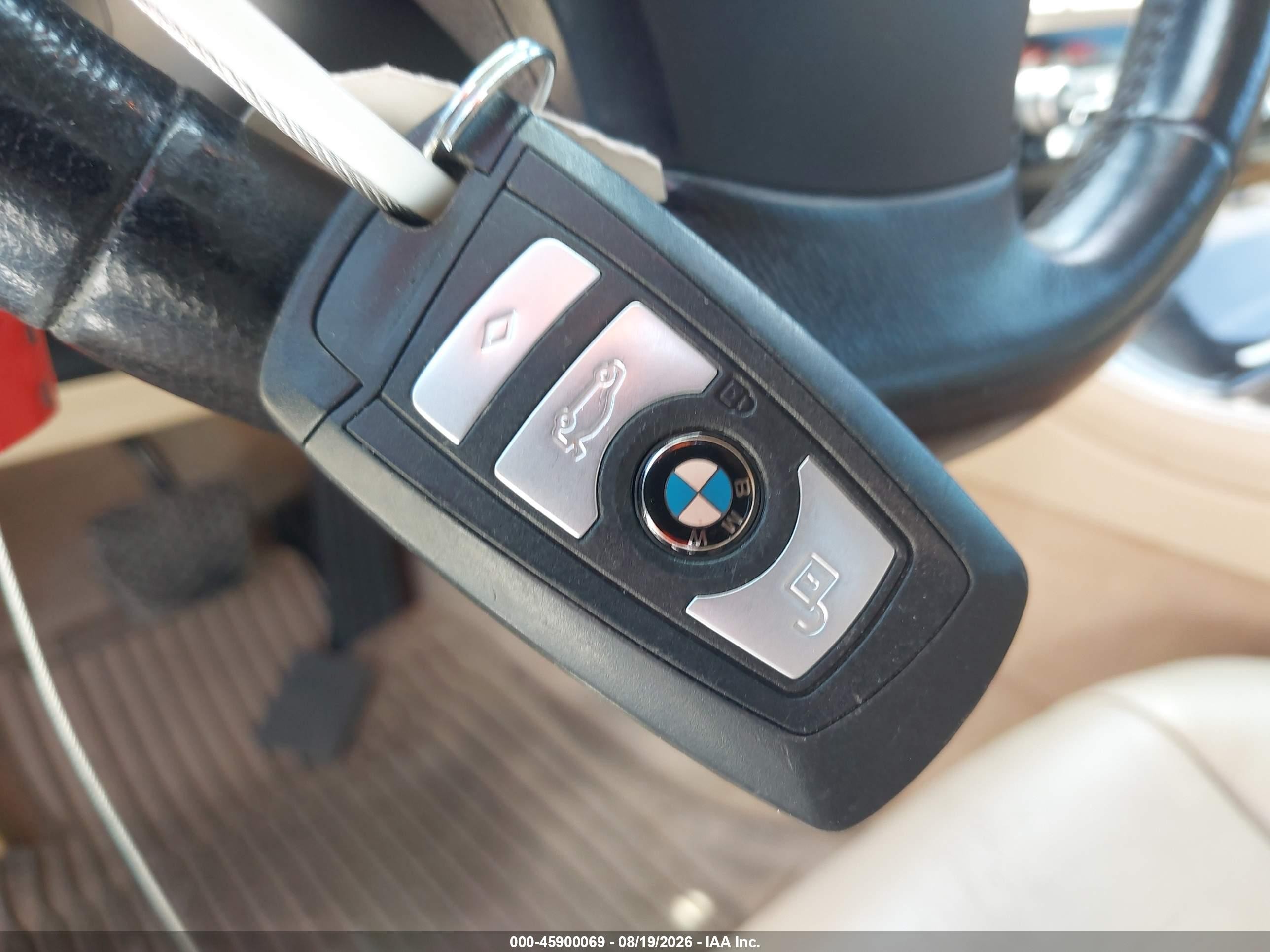 2011 Bmw 535i Xdrive White vin: WBAFU7C54BC778539