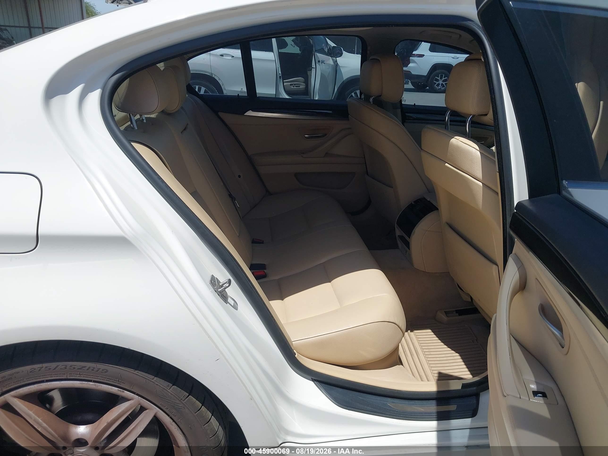 2011 Bmw 535i Xdrive White vin: WBAFU7C54BC778539