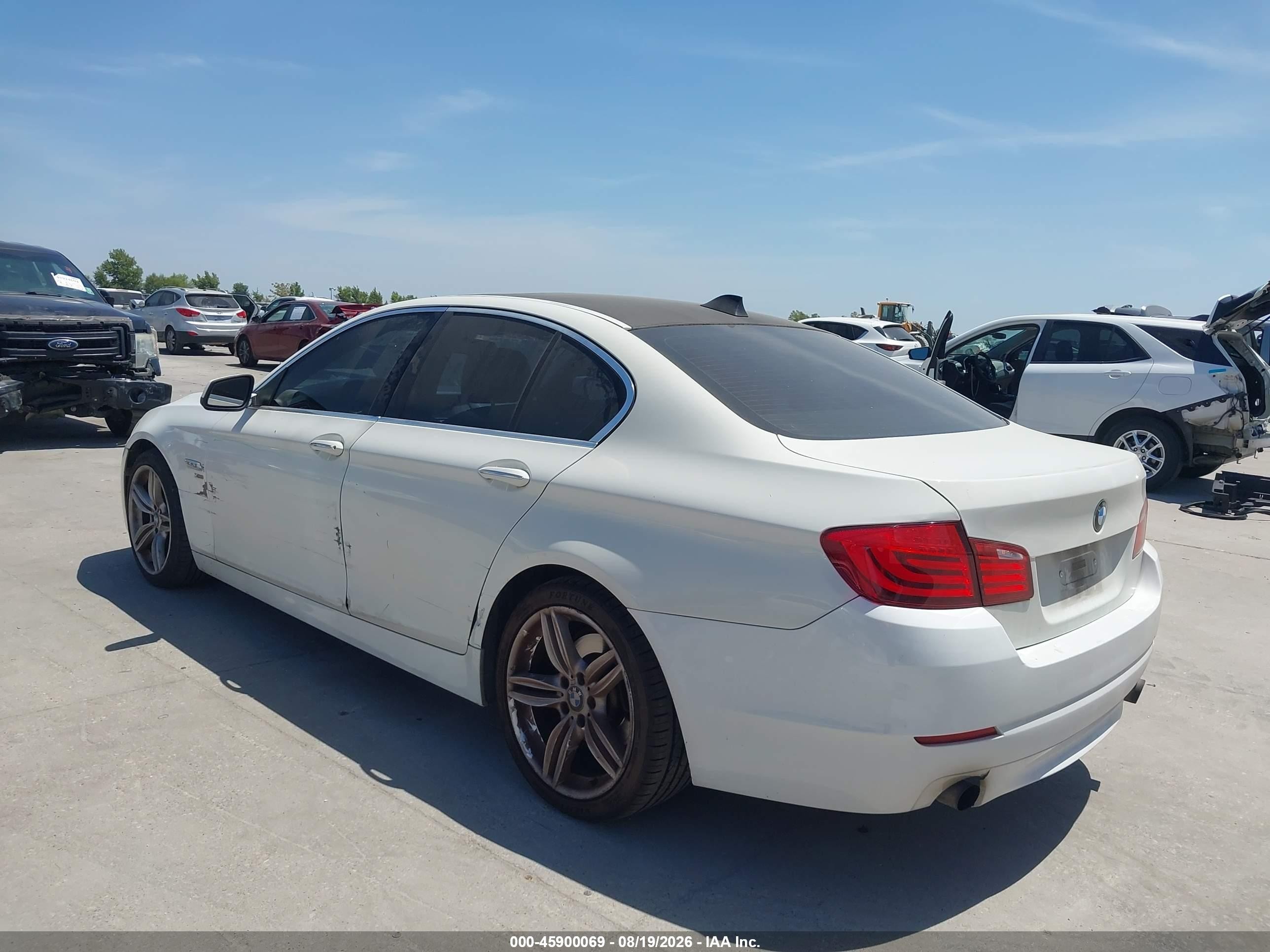 2011 Bmw 535i Xdrive White vin: WBAFU7C54BC778539