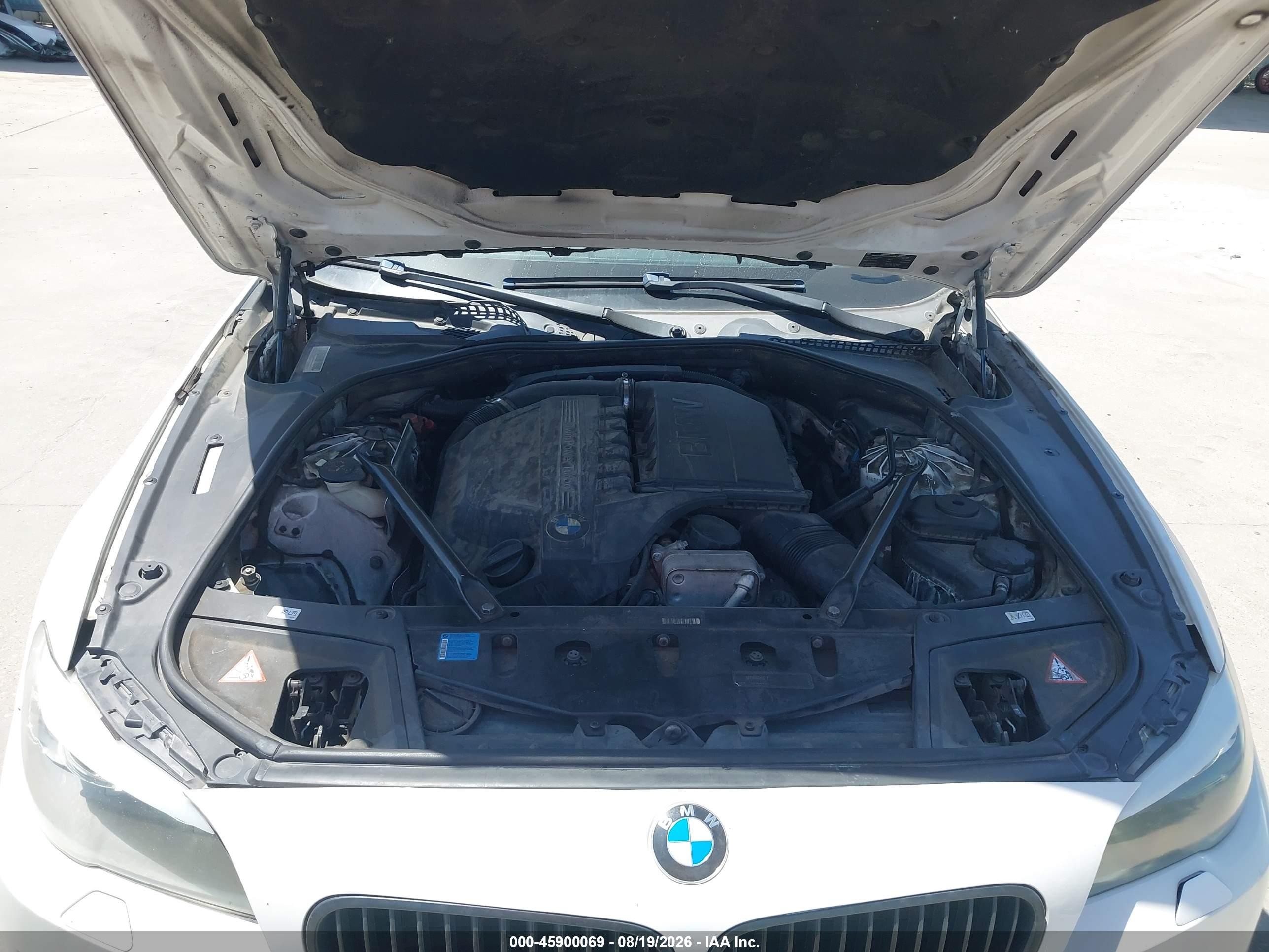 2011 Bmw 535i Xdrive White vin: WBAFU7C54BC778539