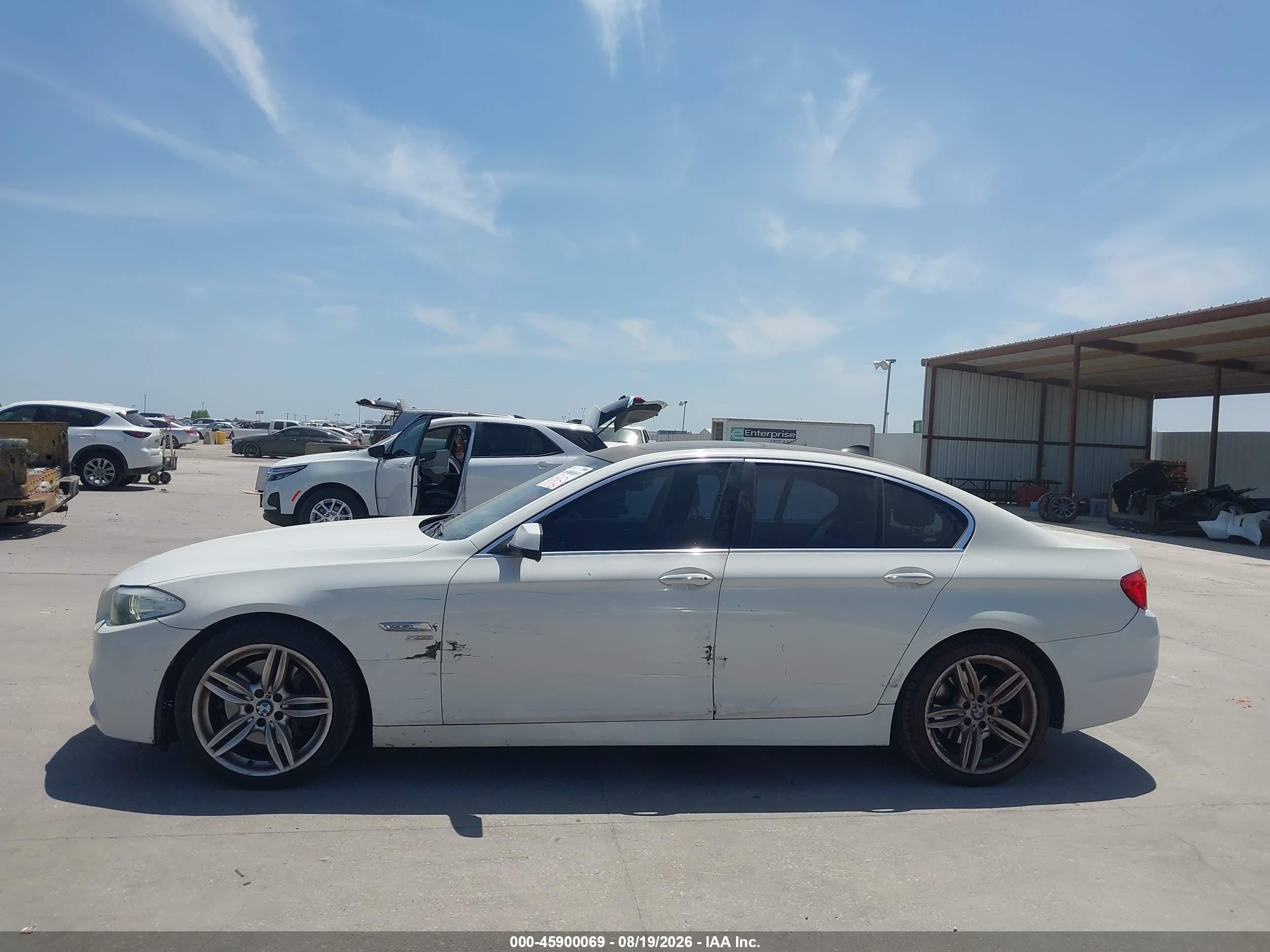 2011 Bmw 535i Xdrive White vin: WBAFU7C54BC778539