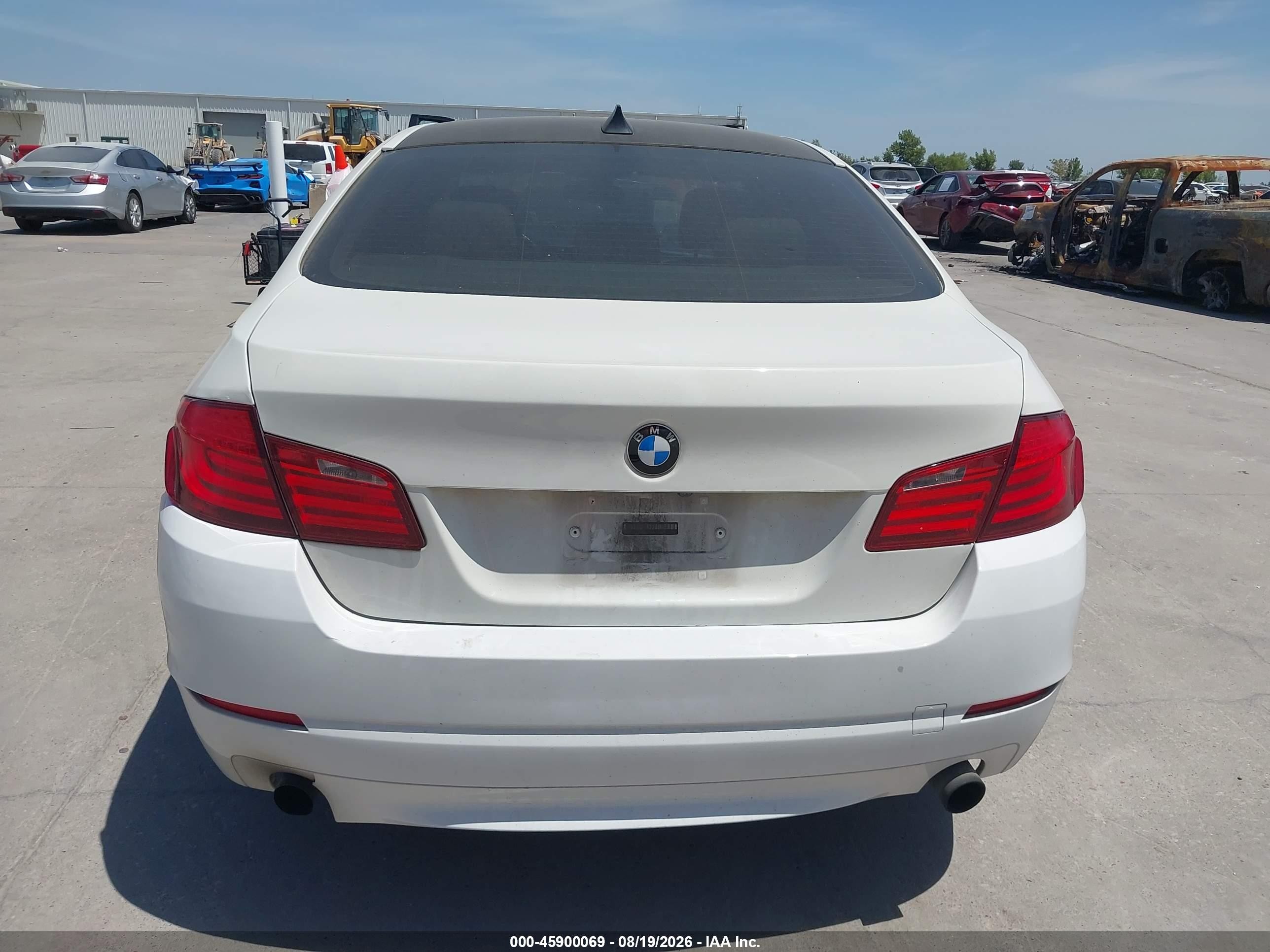 2011 Bmw 535i Xdrive White vin: WBAFU7C54BC778539