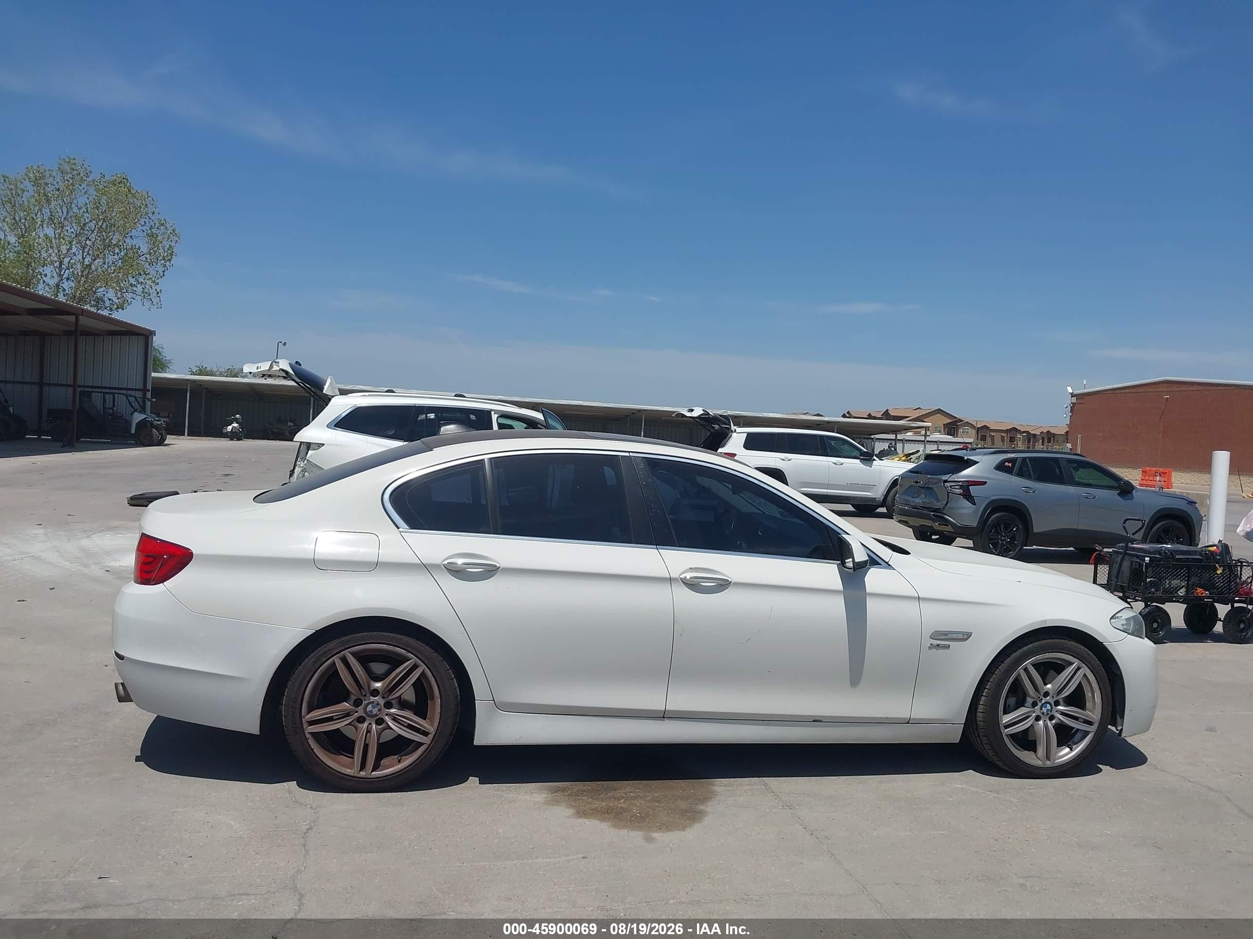 2011 Bmw 535i Xdrive White vin: WBAFU7C54BC778539