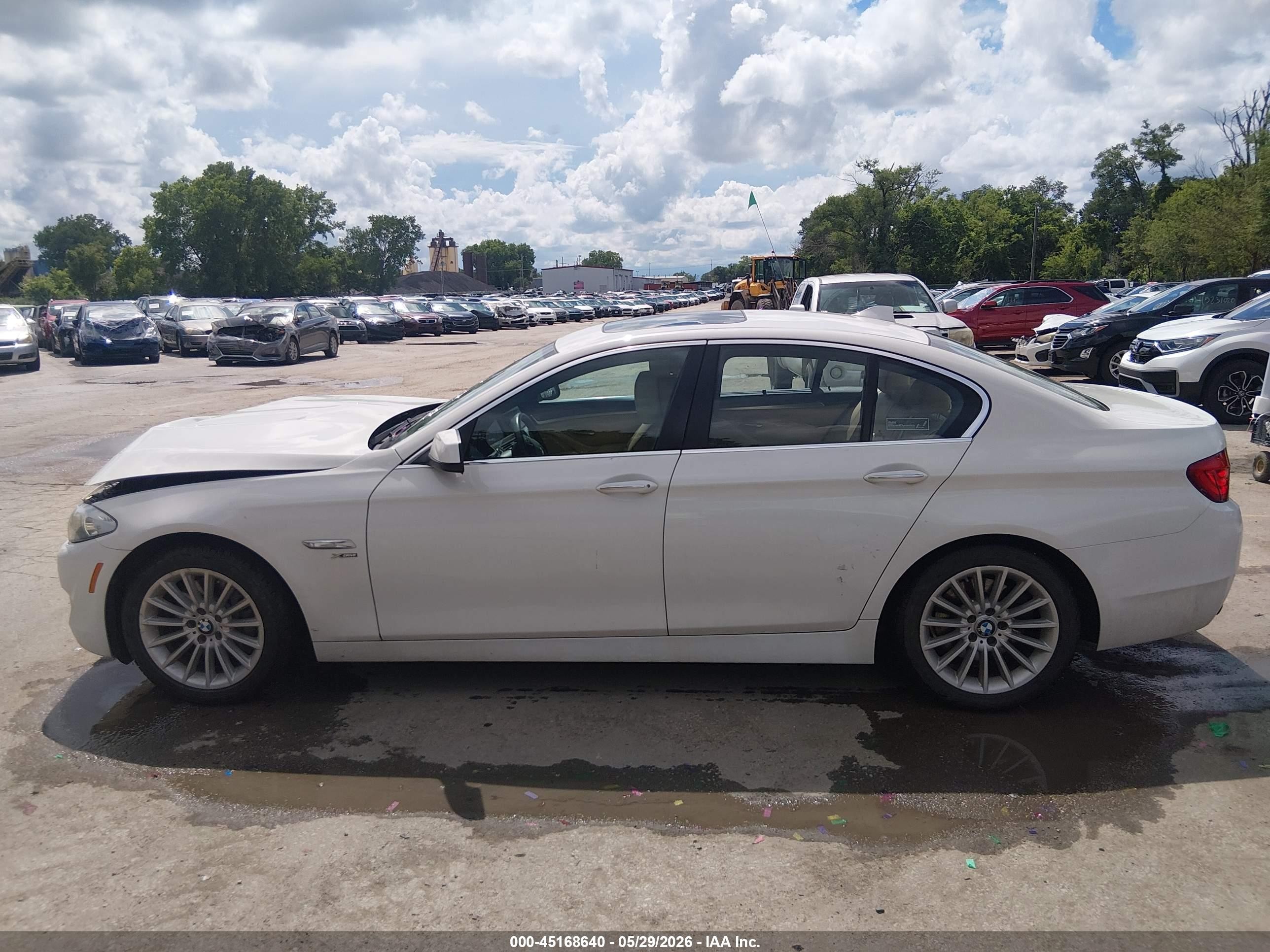 2011 Bmw 535i Xdrive White vin: WBAFU7C54BC778721