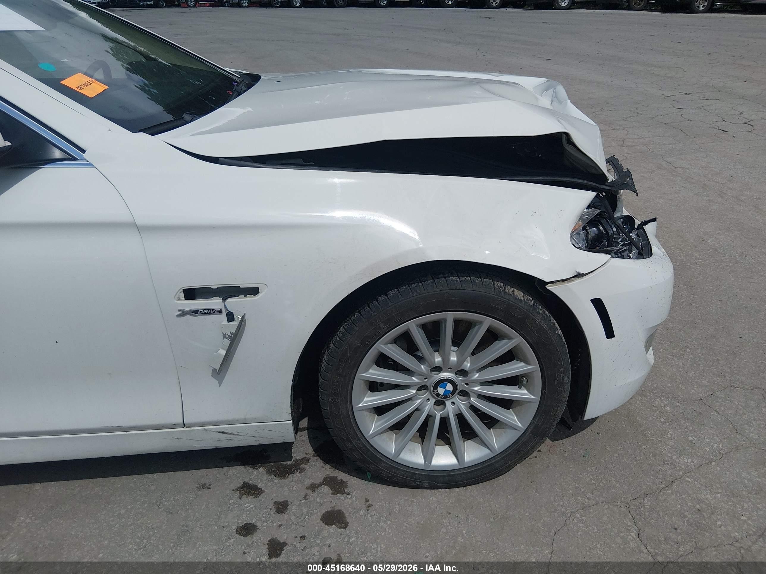 2011 Bmw 535i Xdrive White vin: WBAFU7C54BC778721