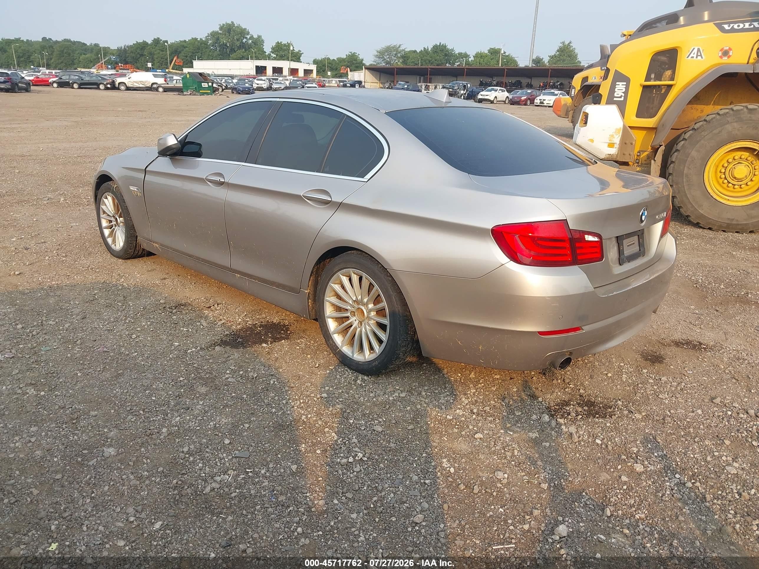 2011 Bmw 535i Xdrive Champagne vin: WBAFU7C54BC780405