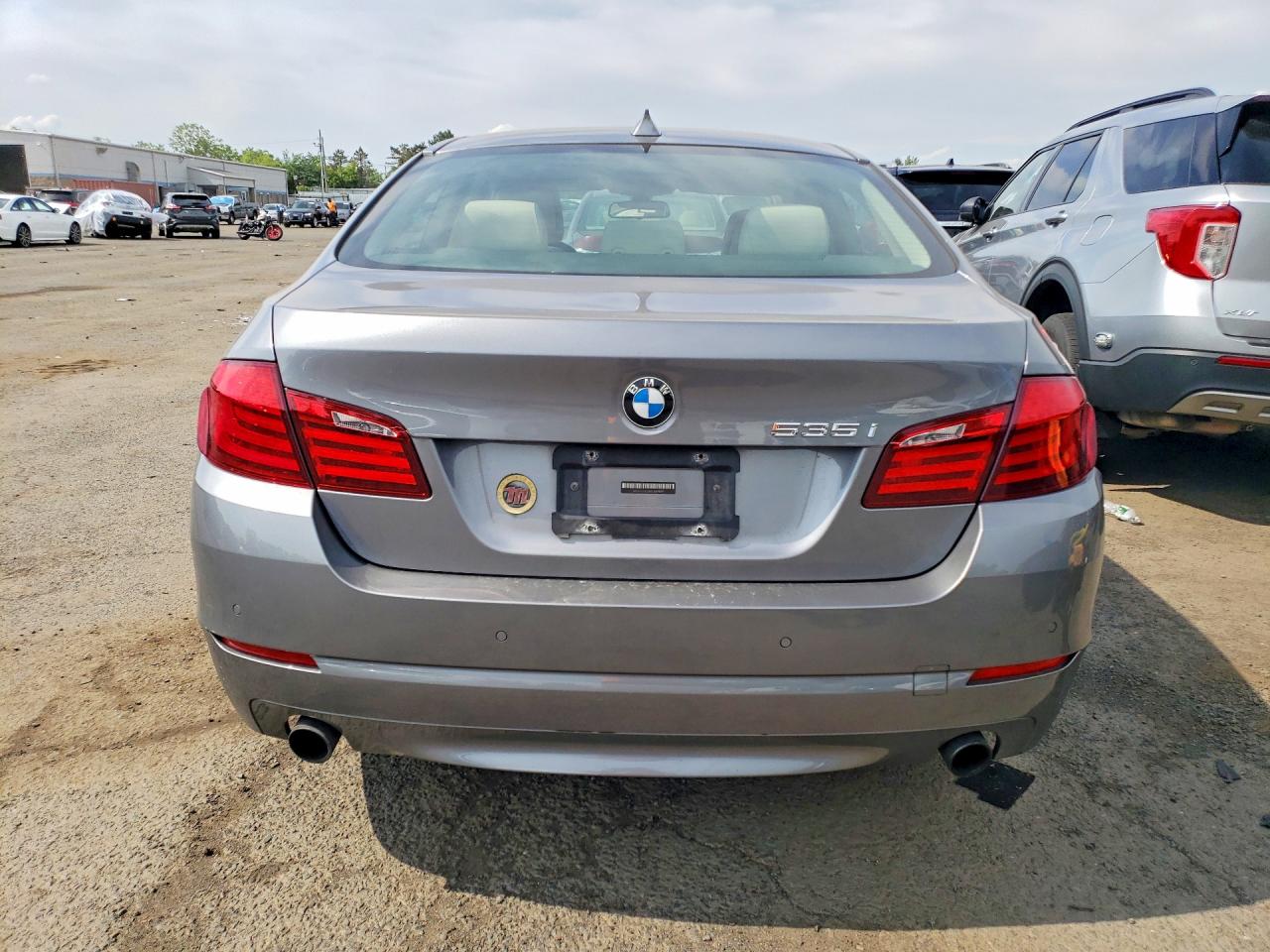2011 Bmw 535 Xi Серебряный vin: WBAFU7C54BC869889