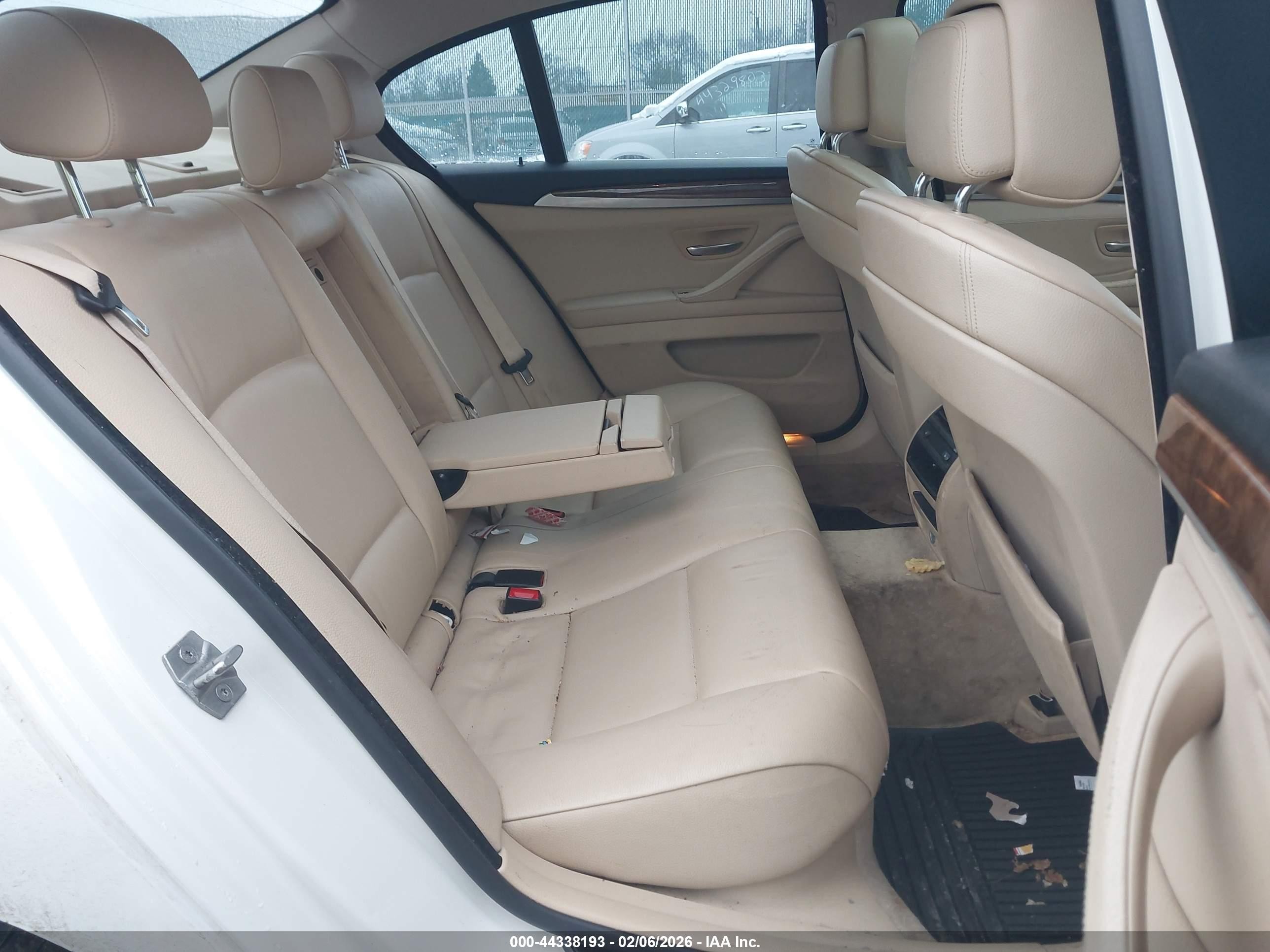 2013 Bmw 535i Xdrive White vin: WBAFU7C54DDU67979
