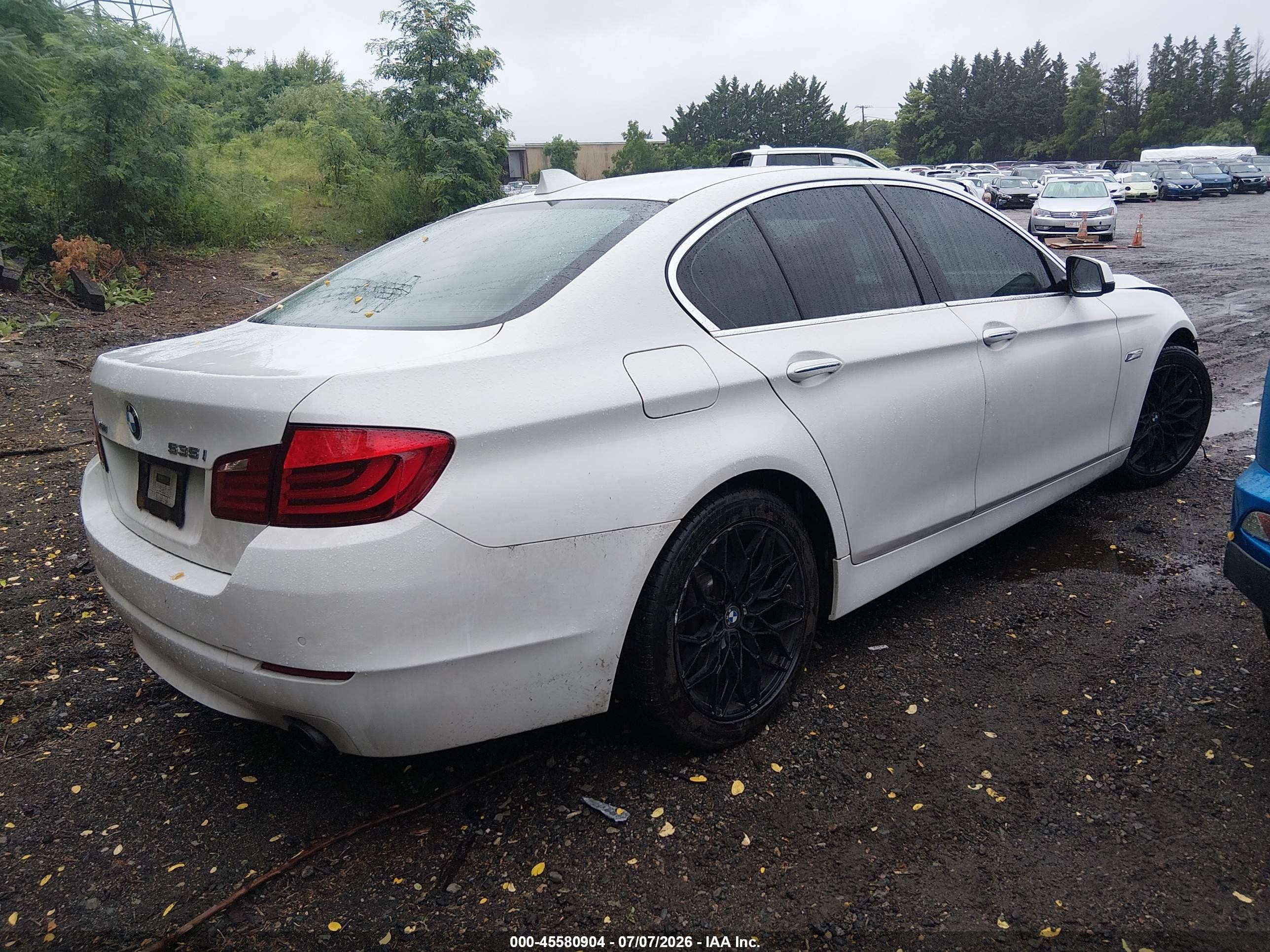 2013 Bmw 535i Xdrive White vin: WBAFU7C54DDU74916