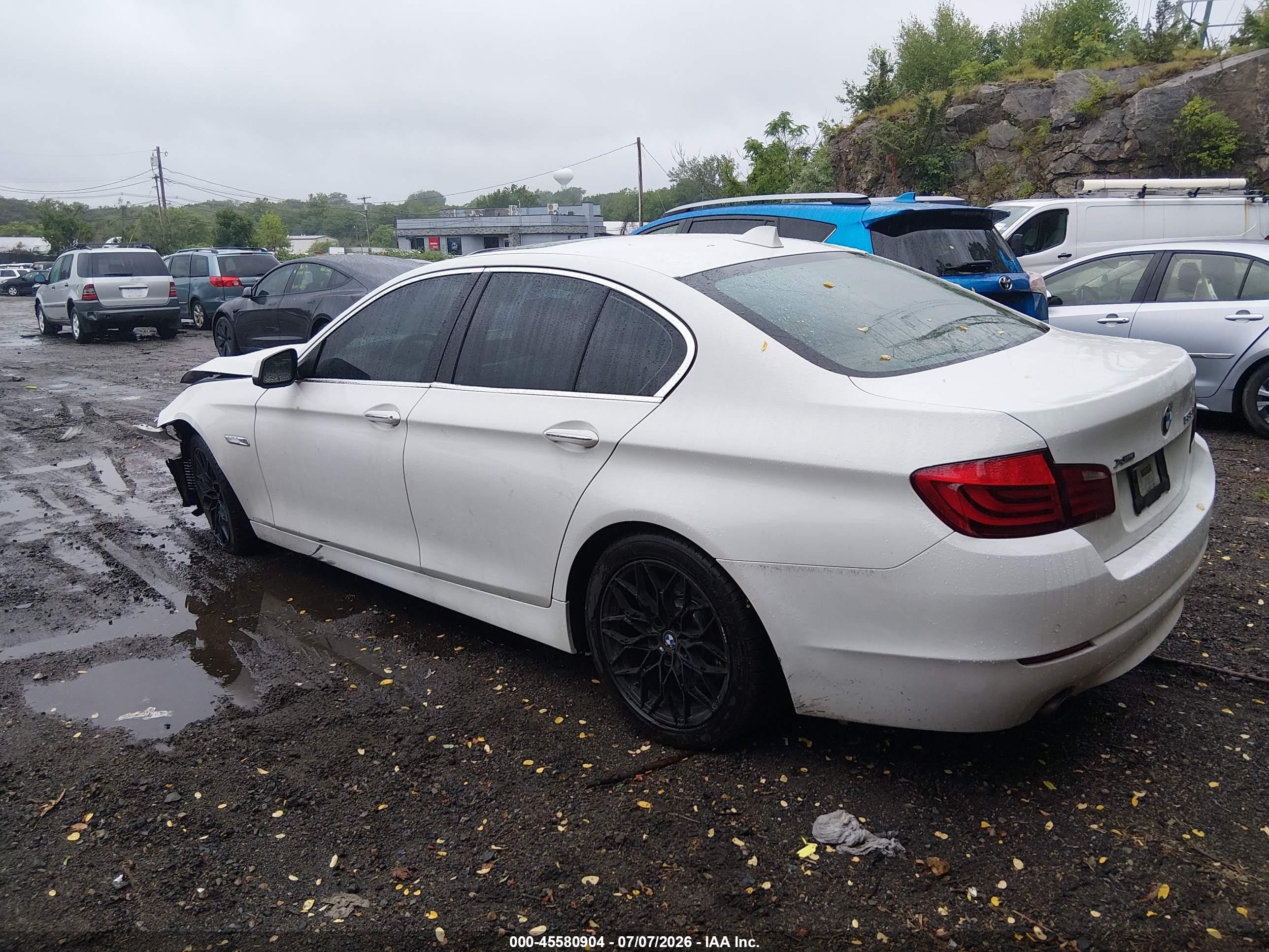 2013 Bmw 535i Xdrive White vin: WBAFU7C54DDU74916