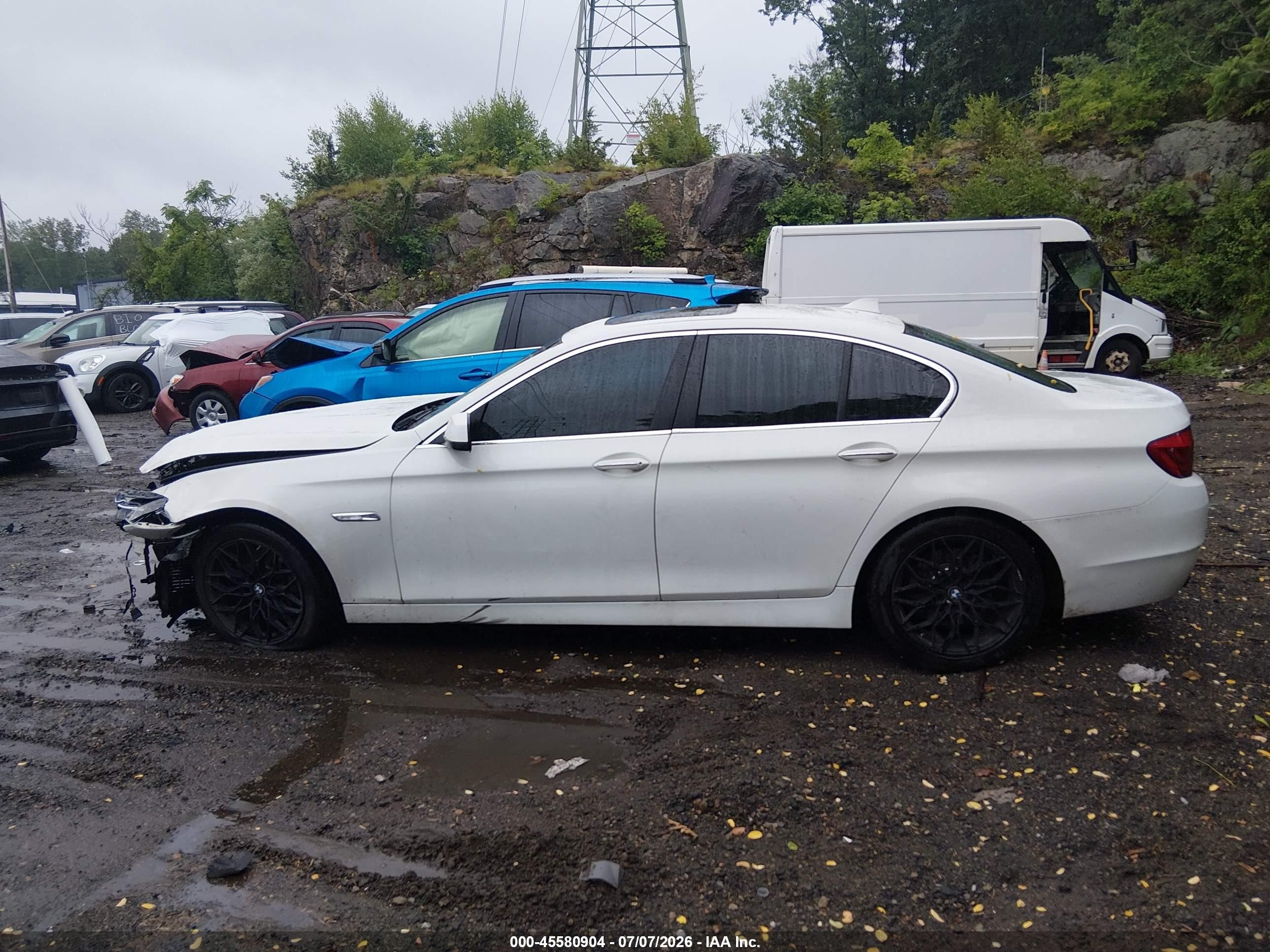 2013 Bmw 535i Xdrive White vin: WBAFU7C54DDU74916