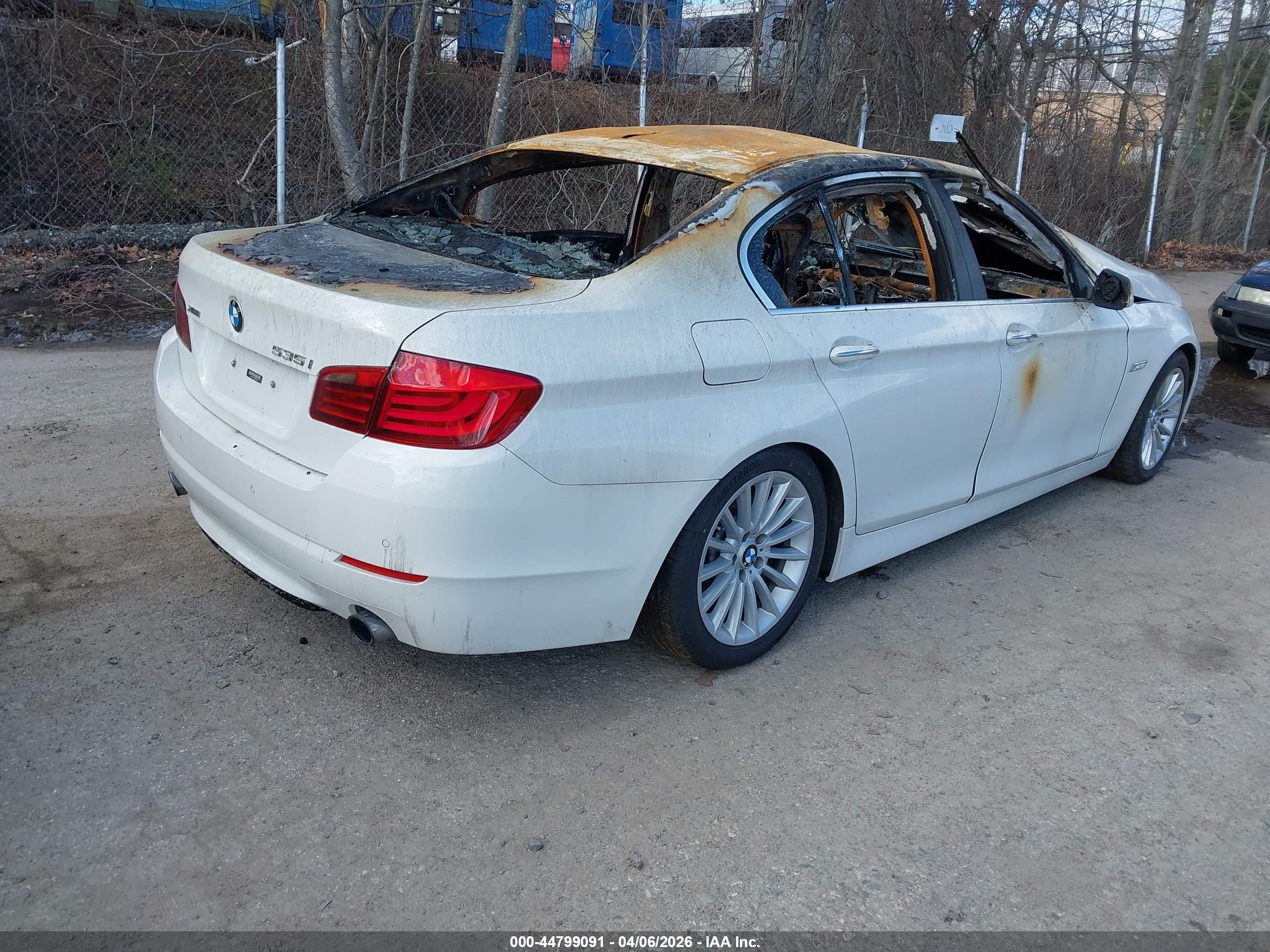 2013 Bmw 535i Xdrive White vin: WBAFU7C54DDU77489