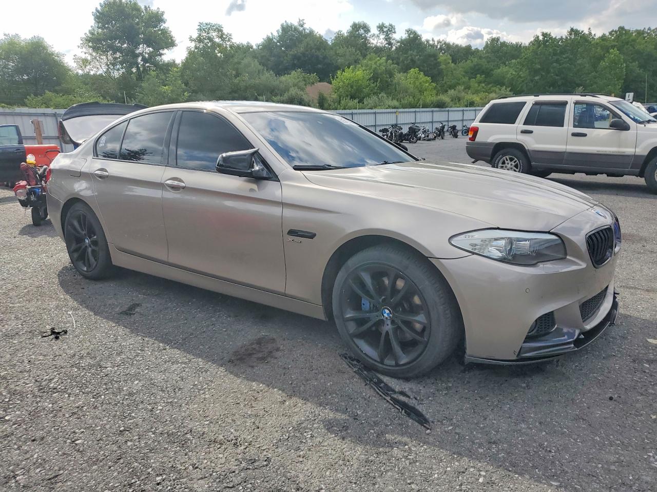 2011 Bmw 535 Xi Silver vin: WBAFU7C55BC777464