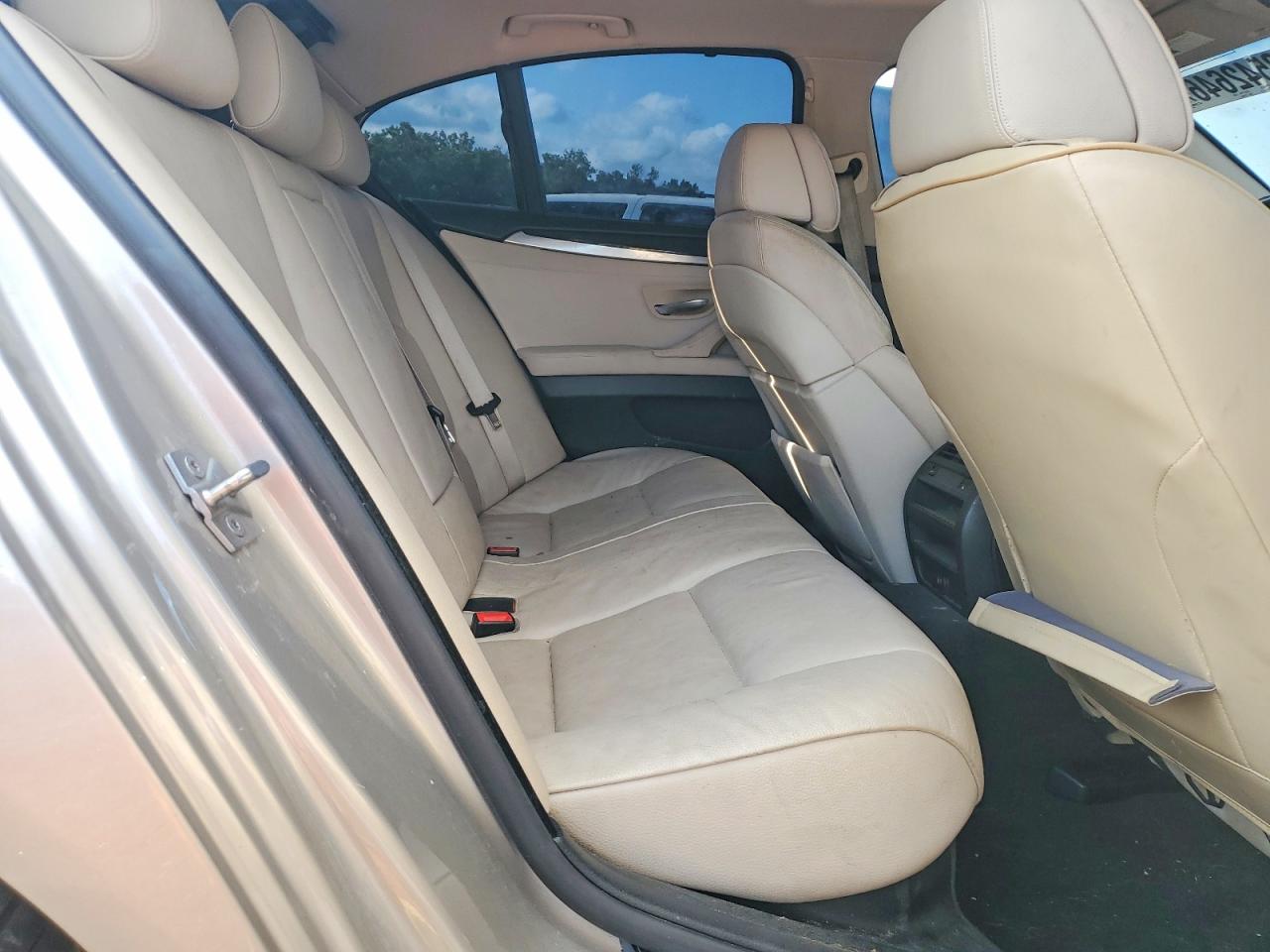 2011 Bmw 535 Xi Silver vin: WBAFU7C55BC777464