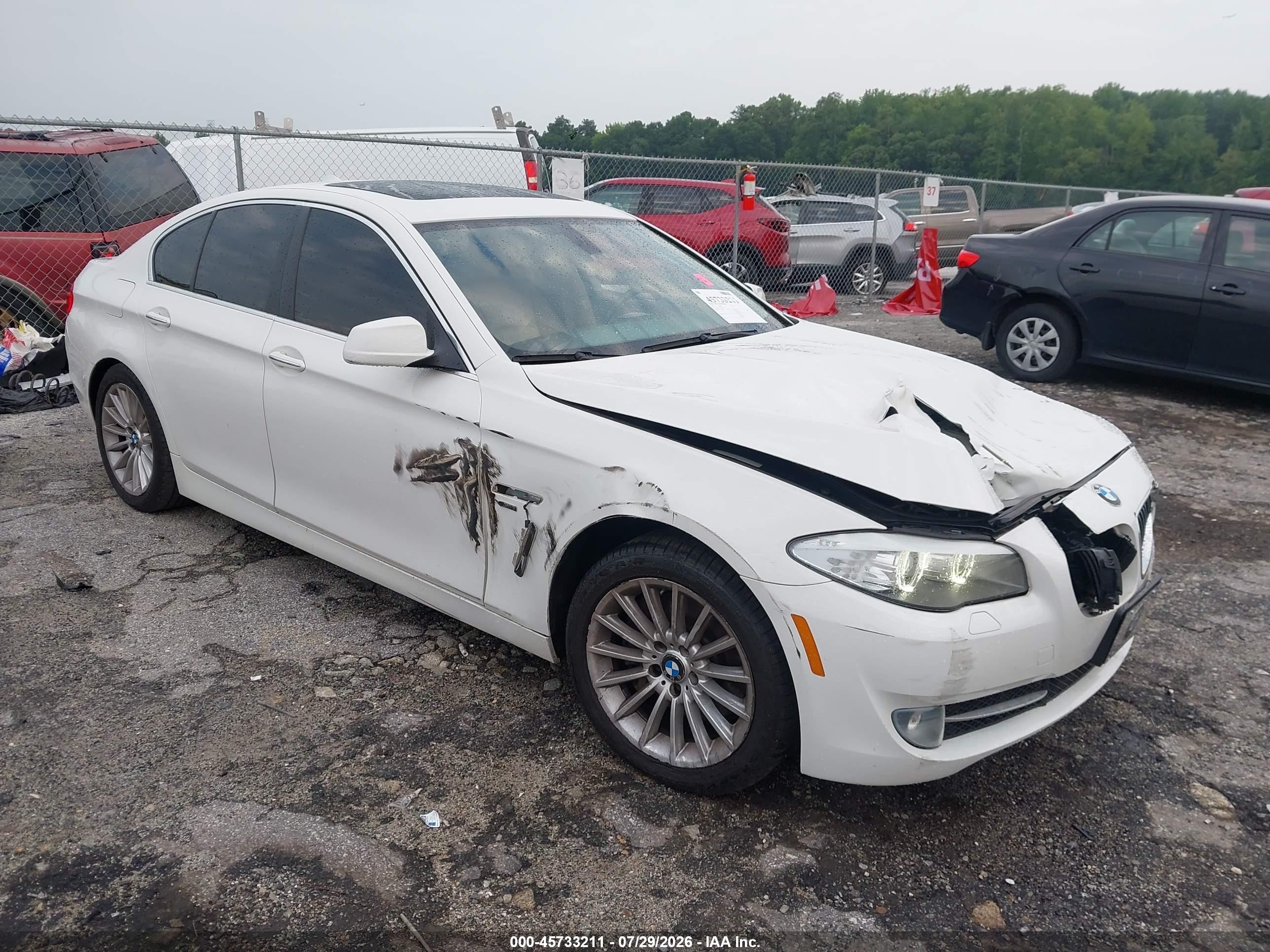 2011 Bmw 535i Xdrive Белый vin: WBAFU7C55BC781787