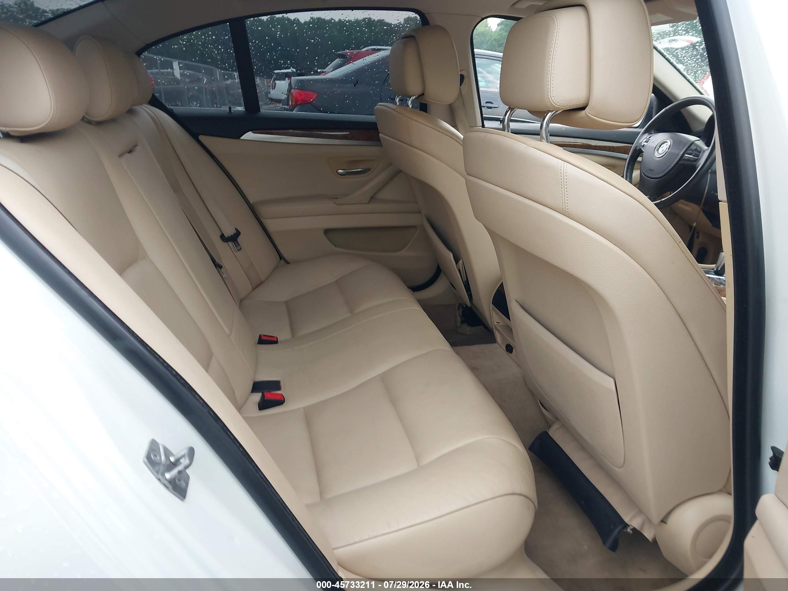 2011 Bmw 535i Xdrive White vin: WBAFU7C55BC781787