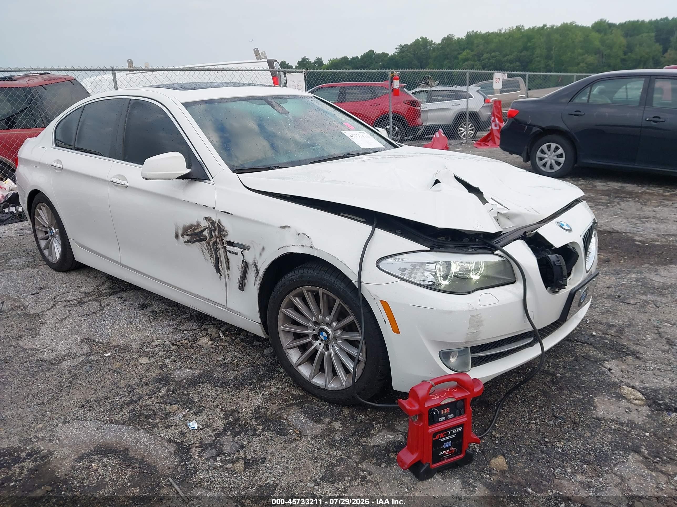 2011 Bmw 535i Xdrive White vin: WBAFU7C55BC781787