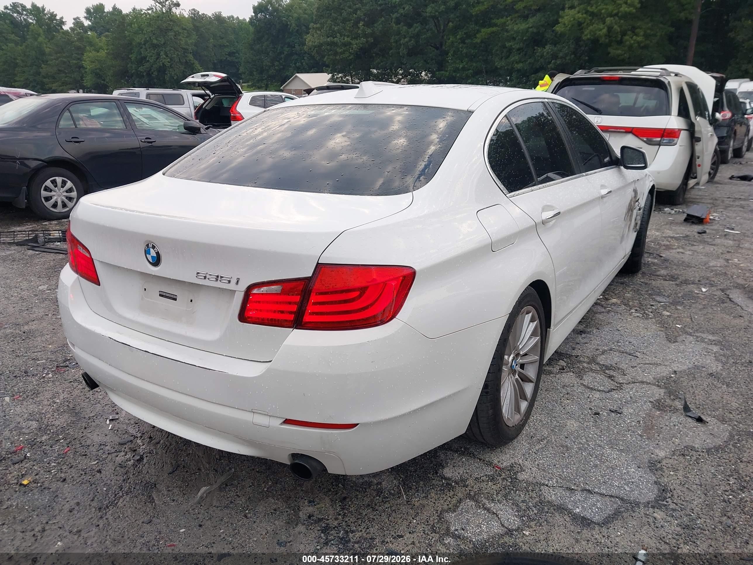 2011 Bmw 535i Xdrive White vin: WBAFU7C55BC781787