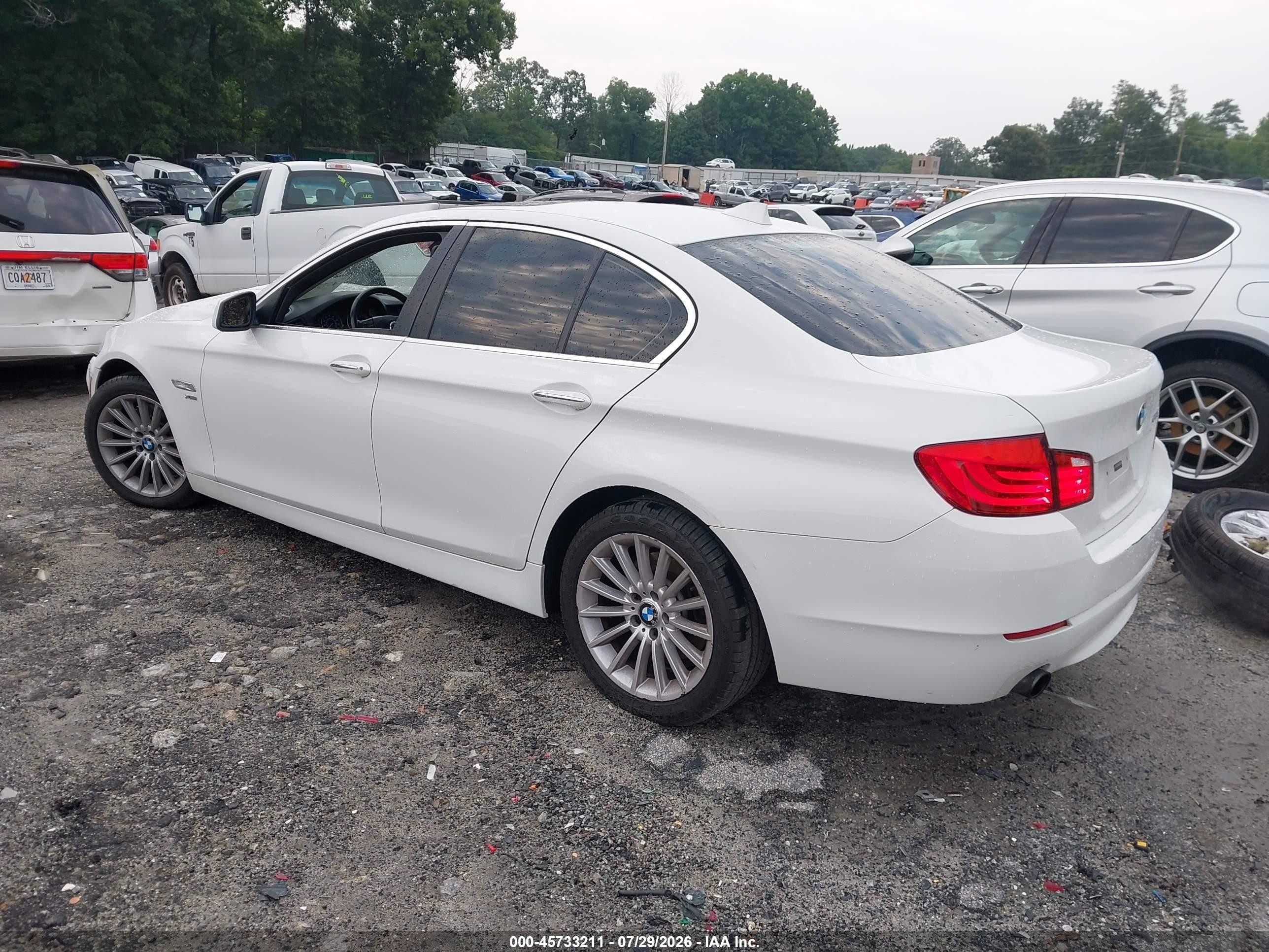 2011 Bmw 535i Xdrive White vin: WBAFU7C55BC781787