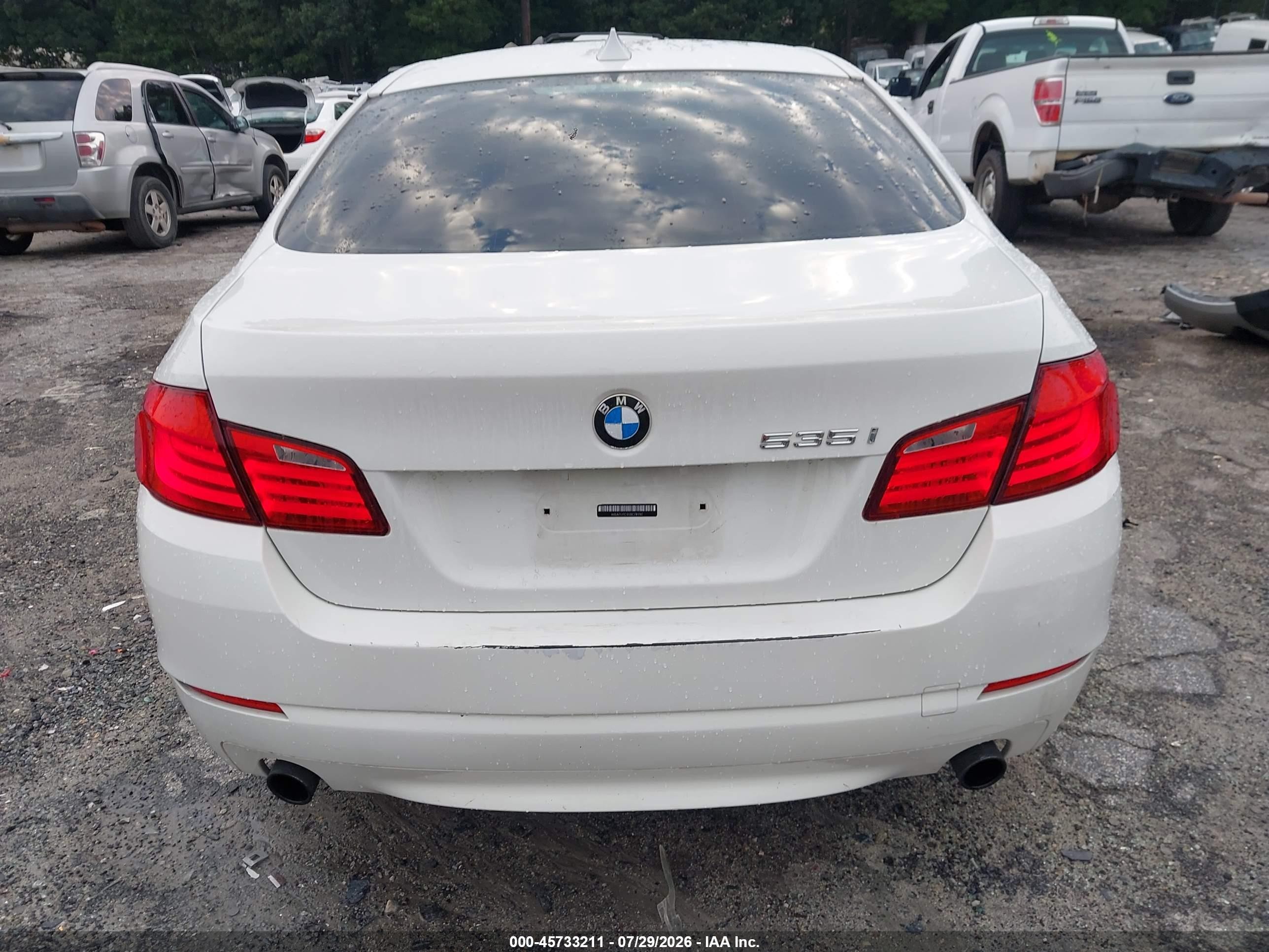 2011 Bmw 535i Xdrive White vin: WBAFU7C55BC781787