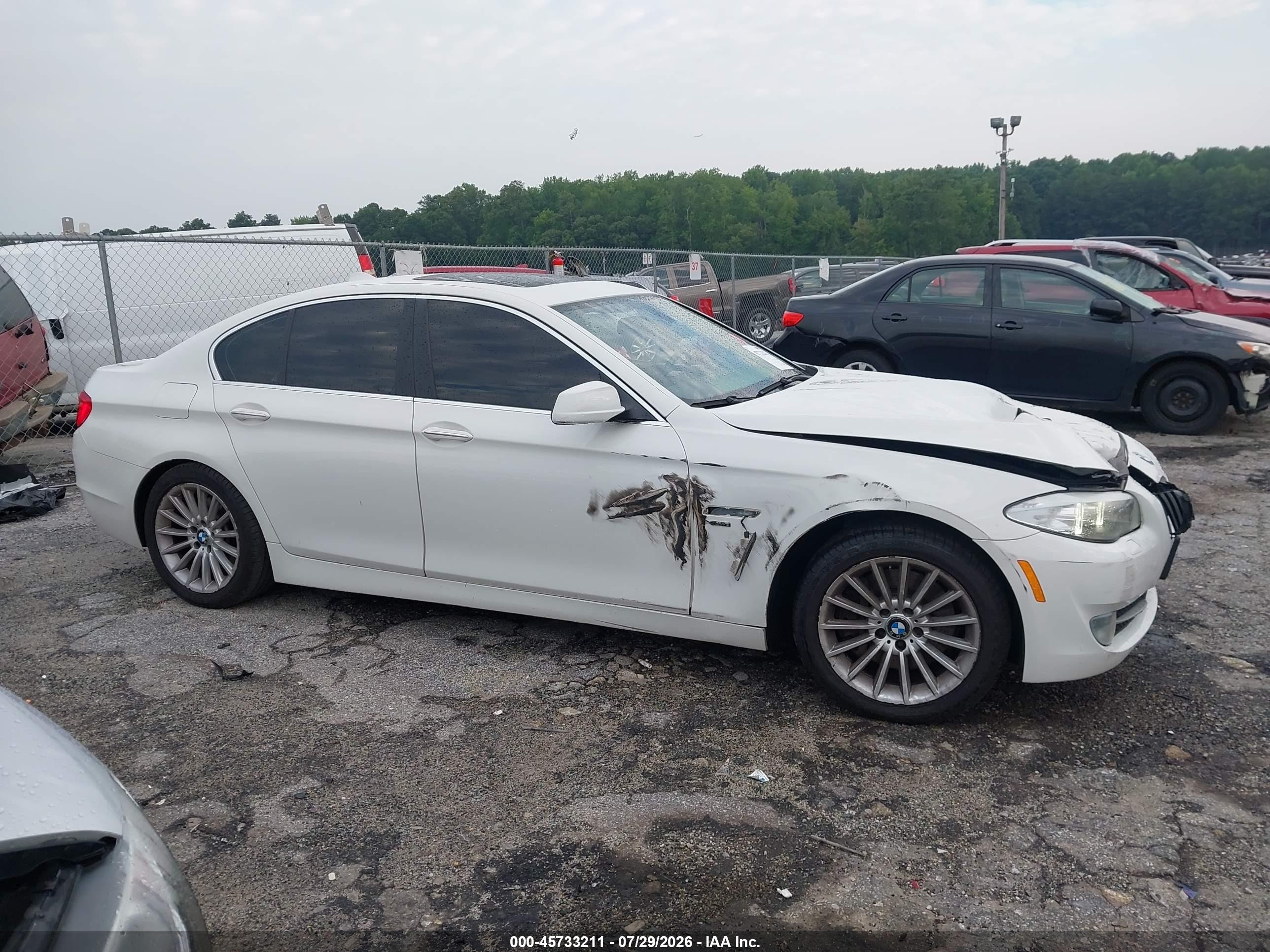 2011 Bmw 535i Xdrive White vin: WBAFU7C55BC781787