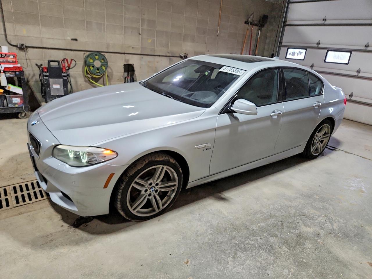 2011 Bmw 535 Xi Серебряный vin: WBAFU7C55BC871571